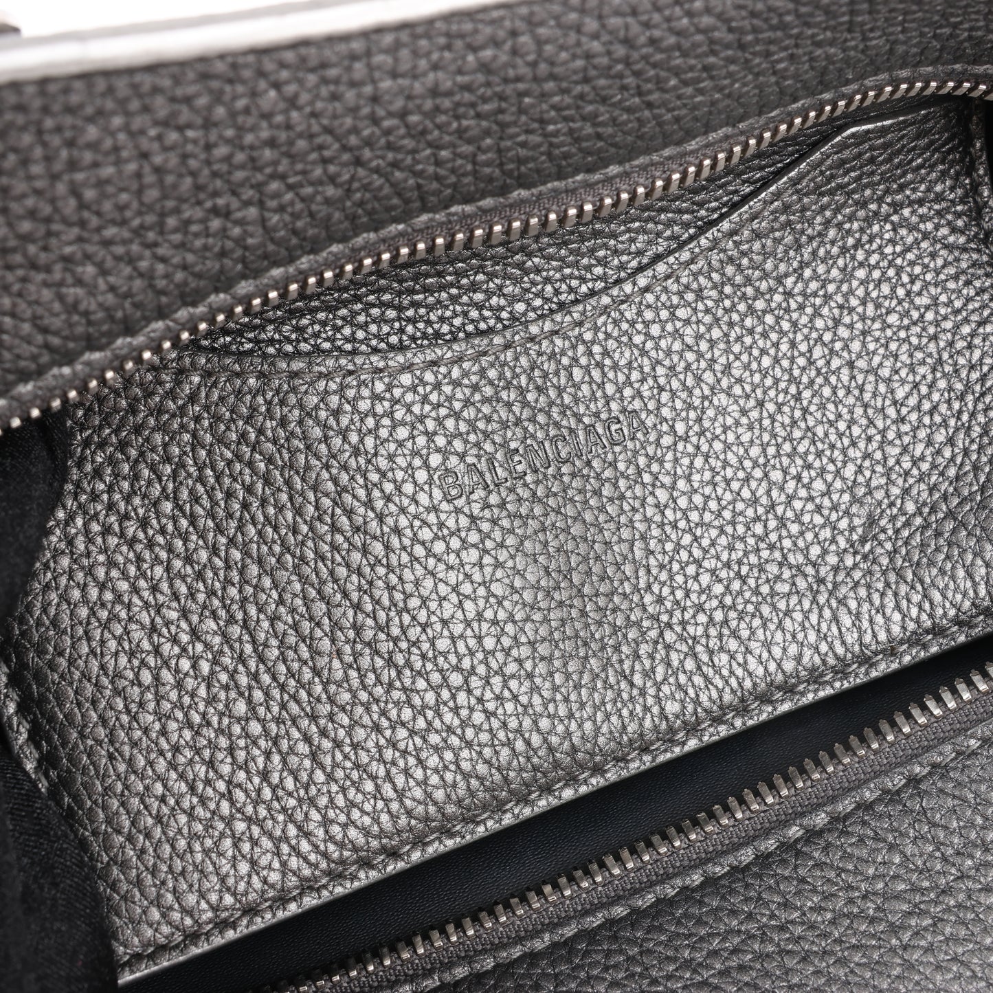 Balenciaga Mini Neo Classic City 2-Wege-Handtasche aus Leder in Grau 679231