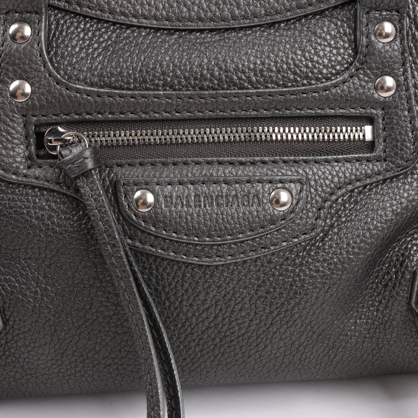Balenciaga Mini Neo Classic City 2-Wege-Handtasche aus Leder in Grau 679231