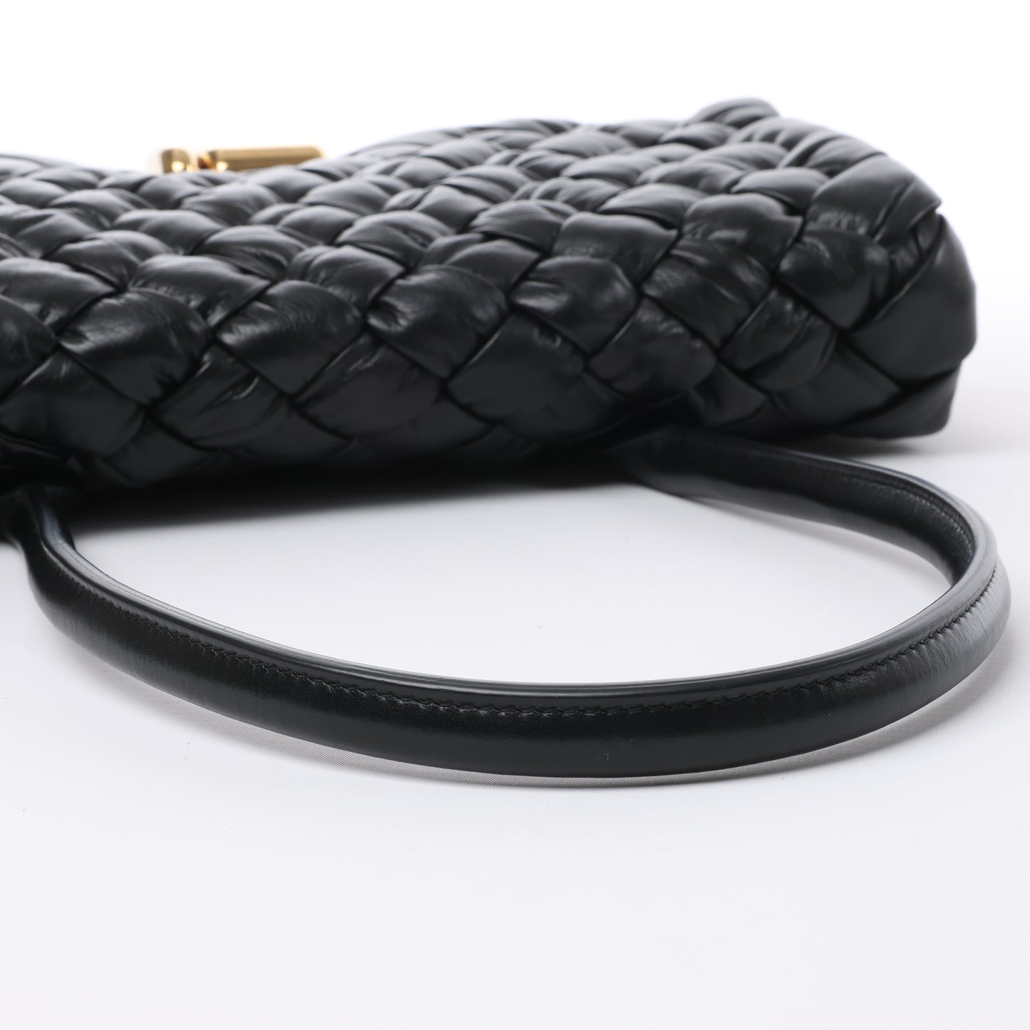 Bottega Veneta – Rumple Desiree – Schultertasche aus gewebtem Leder in Schwarz