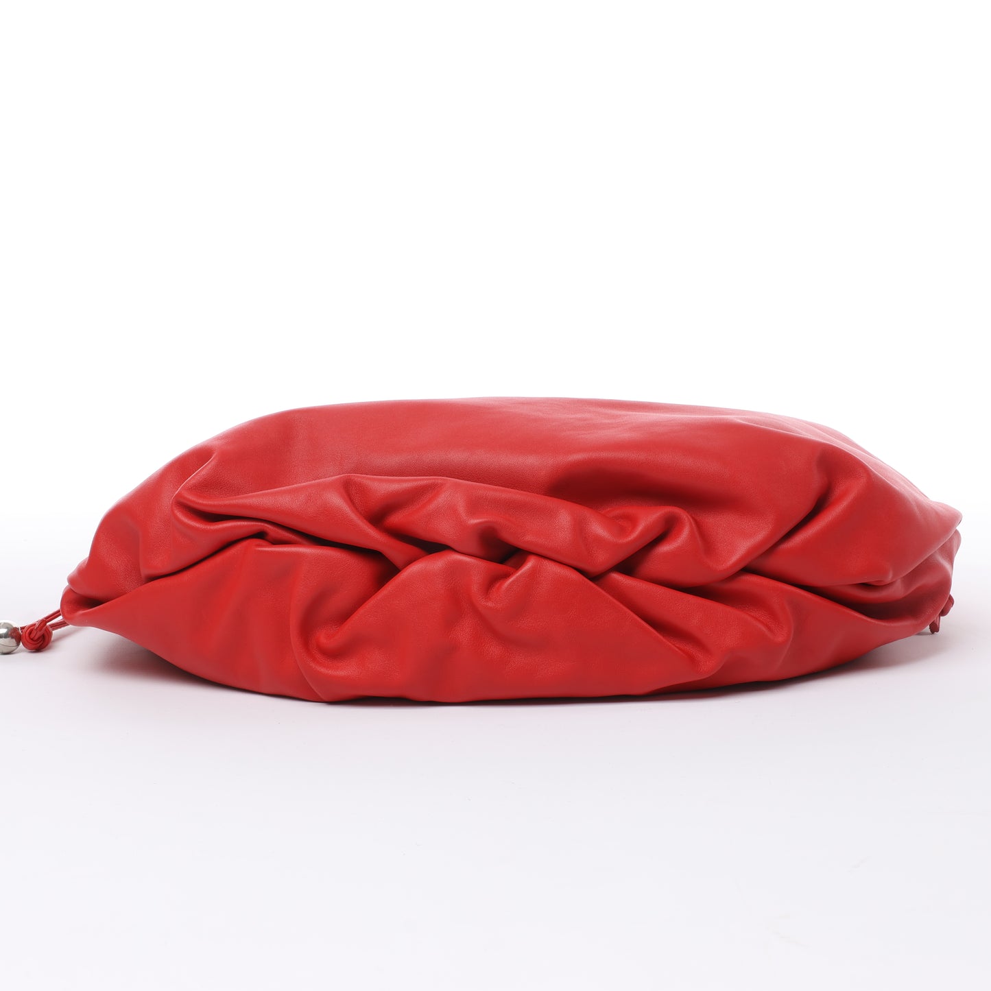 Bottega Veneta Bulb – Schultertasche aus glattem Leder in Rot