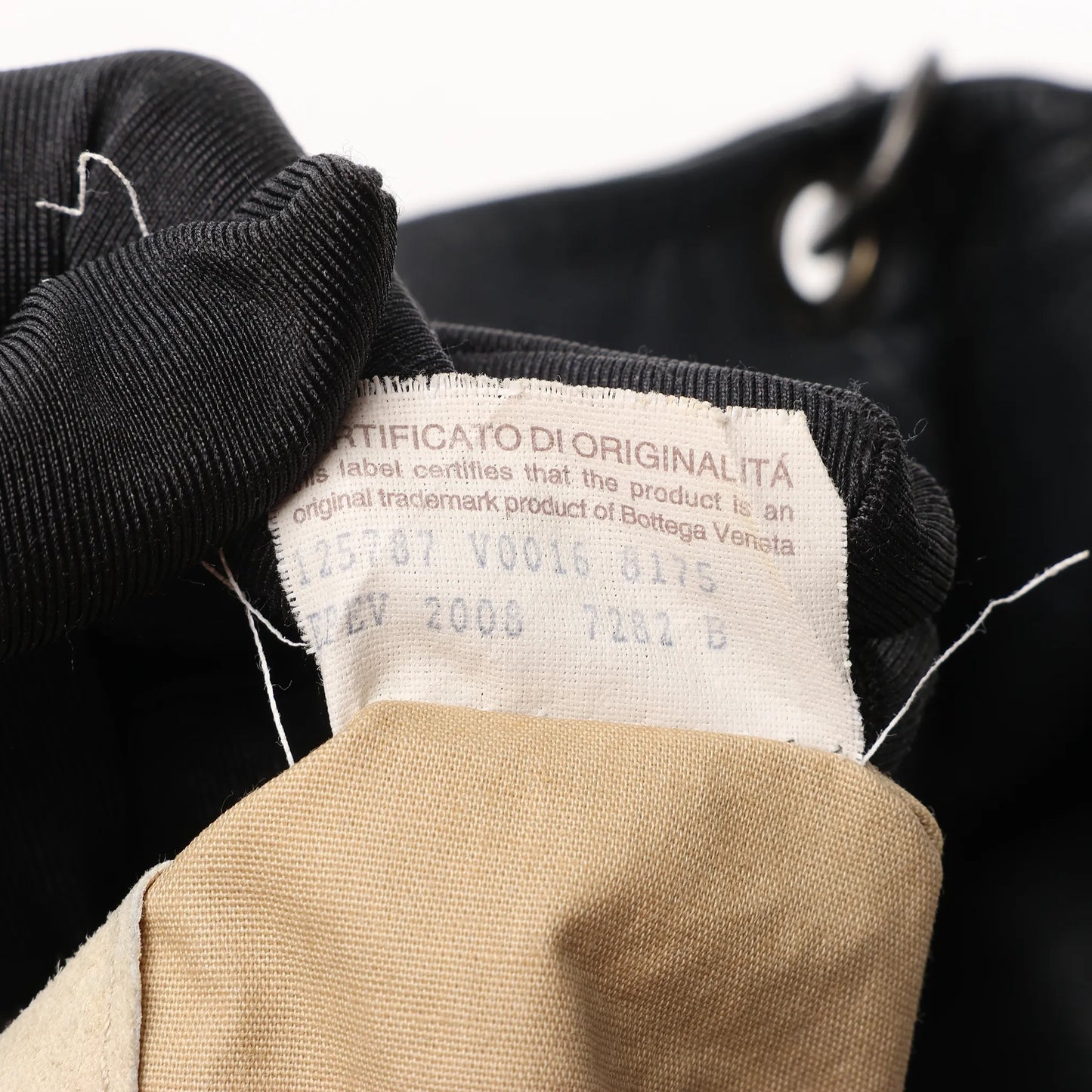 Bottega Veneta Intrecciato Campana Leder Umhängetasche in Schwarz 125787