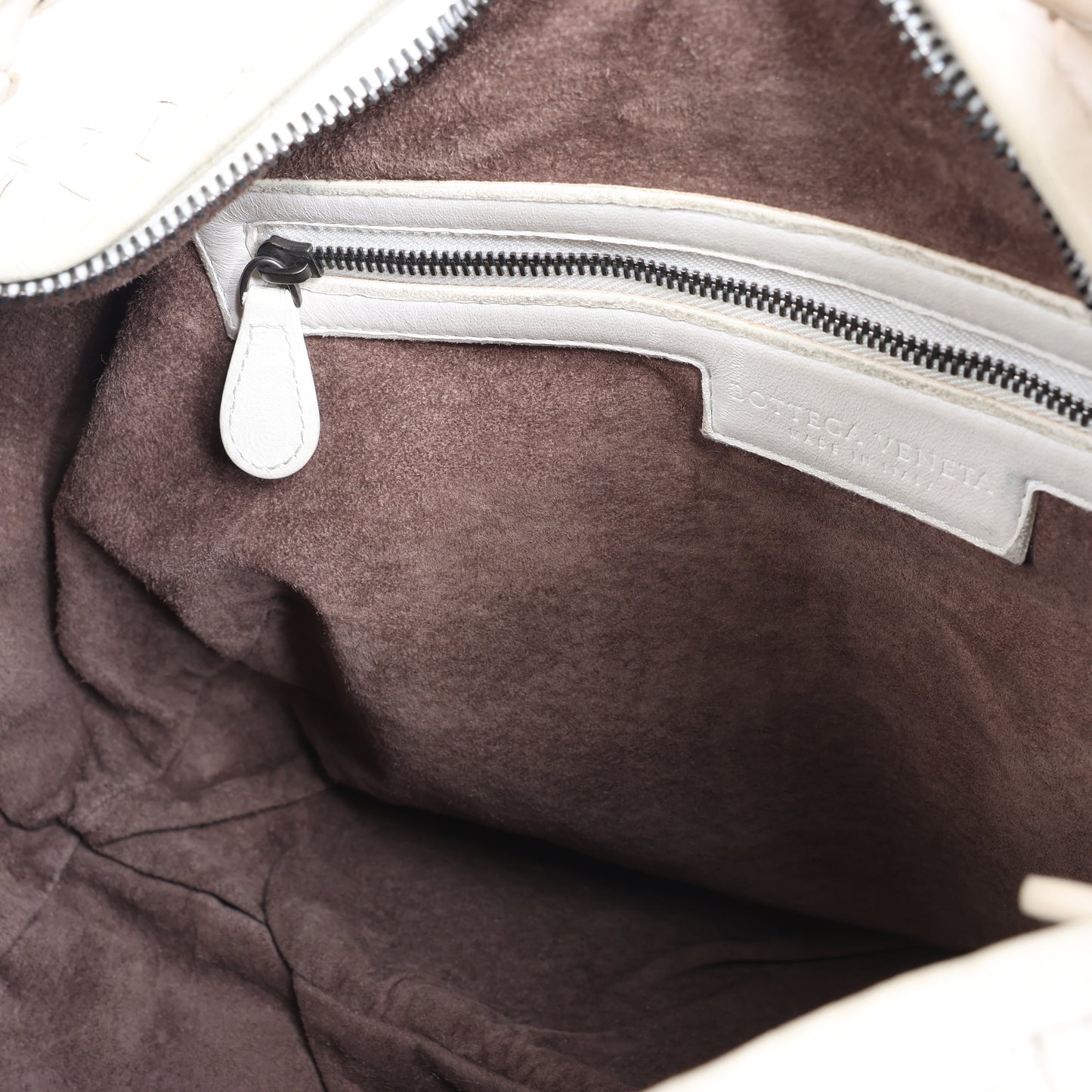 Bottega Veneta Intrecciato Hobo Leder Umhängetasche in Weiß