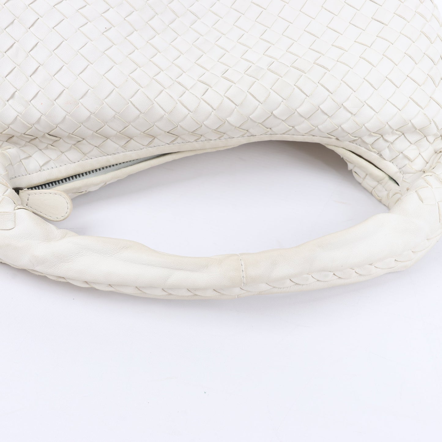 Bottega Veneta Intrecciato Hobo Leder Umhängetasche in Weiß