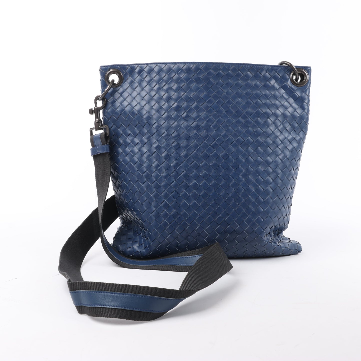 Bottega Veneta Nappa Intrecciato VN Umhängetasche in Blau 161623