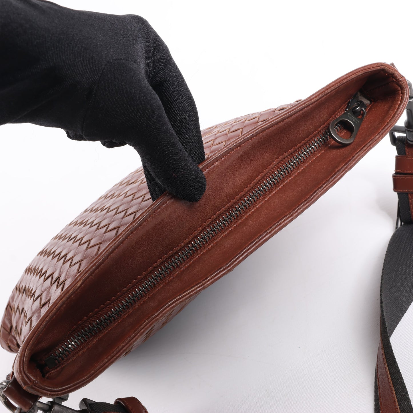 Bottega Veneta Nappa Intrecciato VN Umhängetasche in Braun