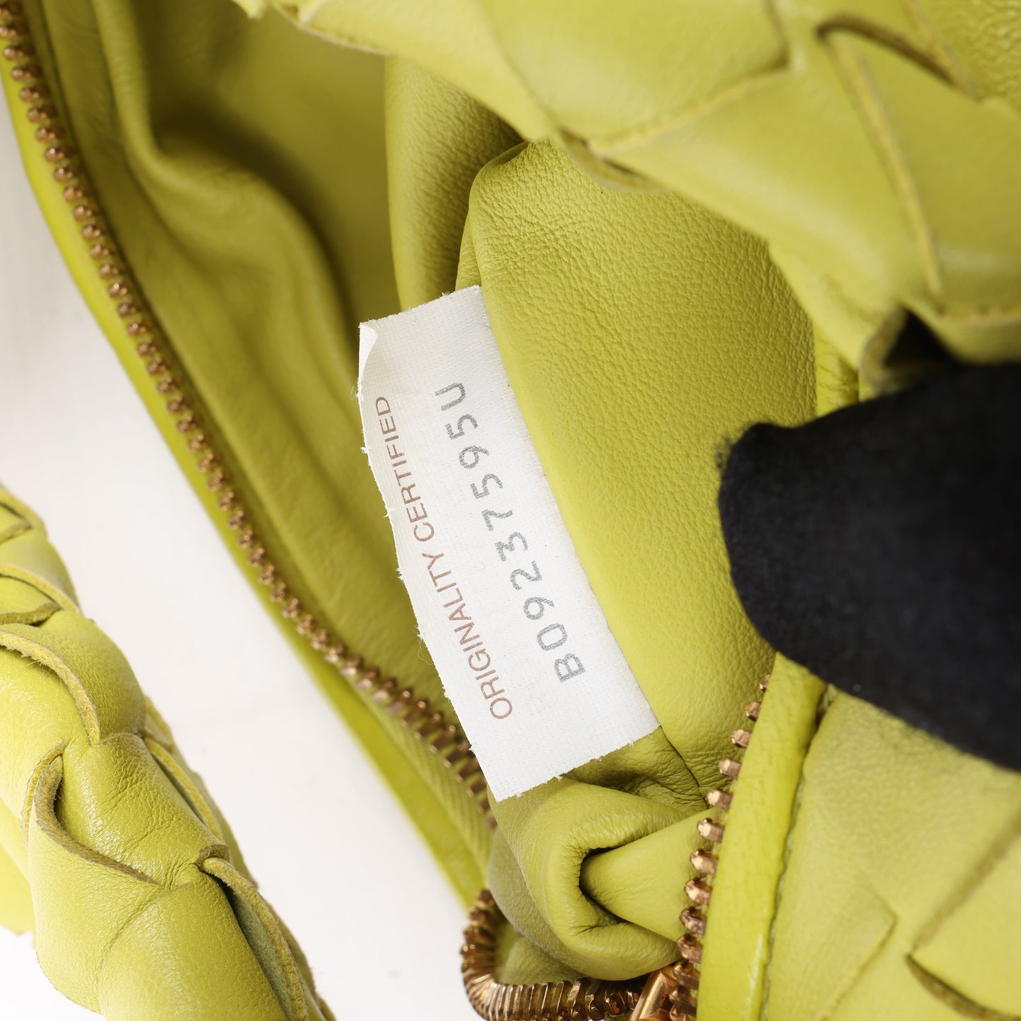 Bottega Veneta Intrecciato Mini Jodie Lederhandtasche in Gelbgrün