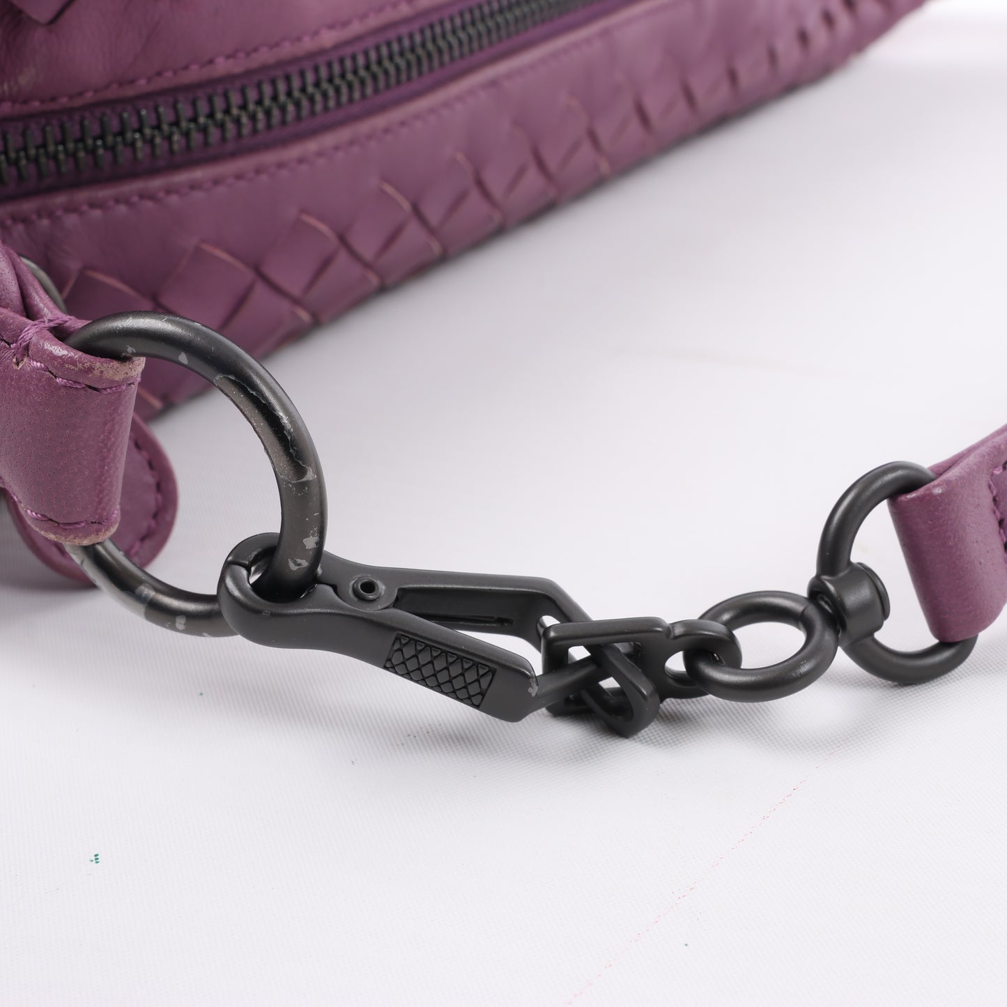 Bottega Veneta Intrecciato Leder One Shoulder Bag in Lila