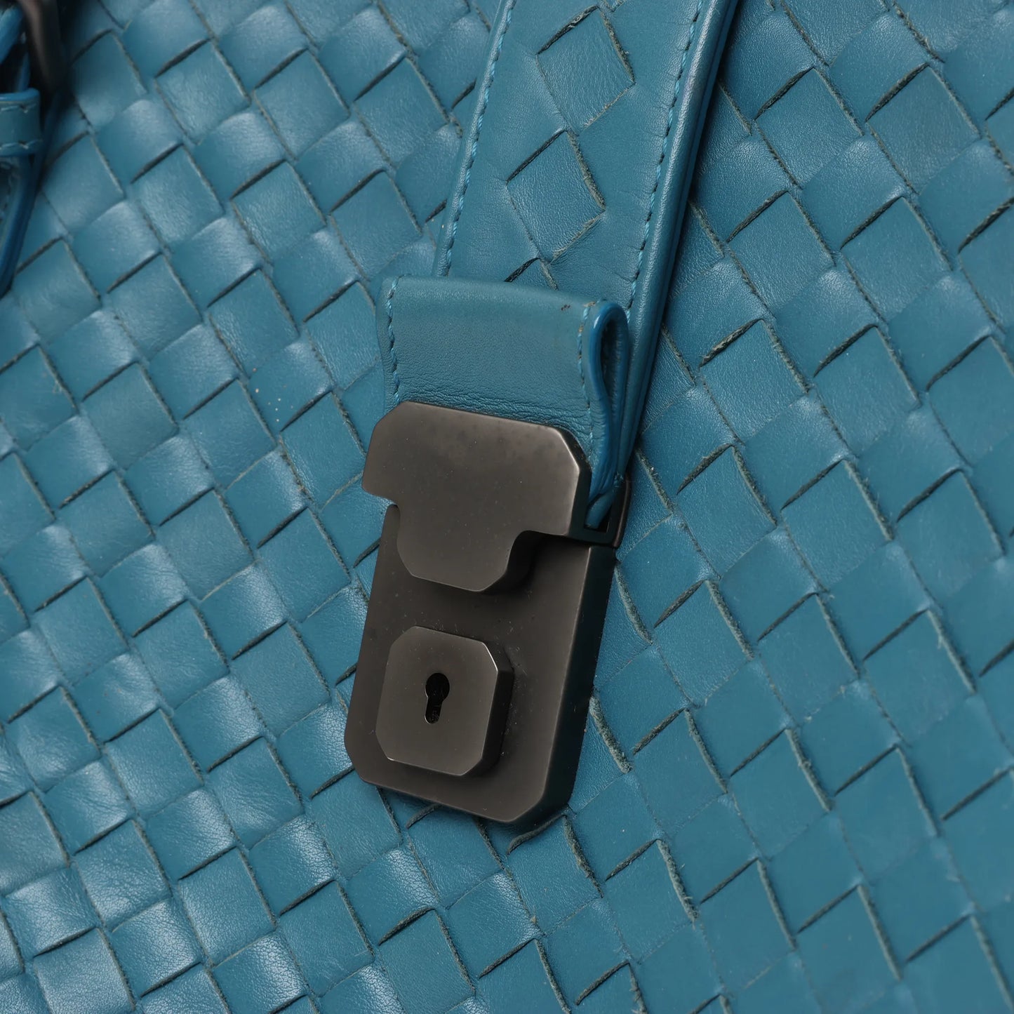 Bottega Veneta Intrecciato Roma Lederhandtasche in Blau