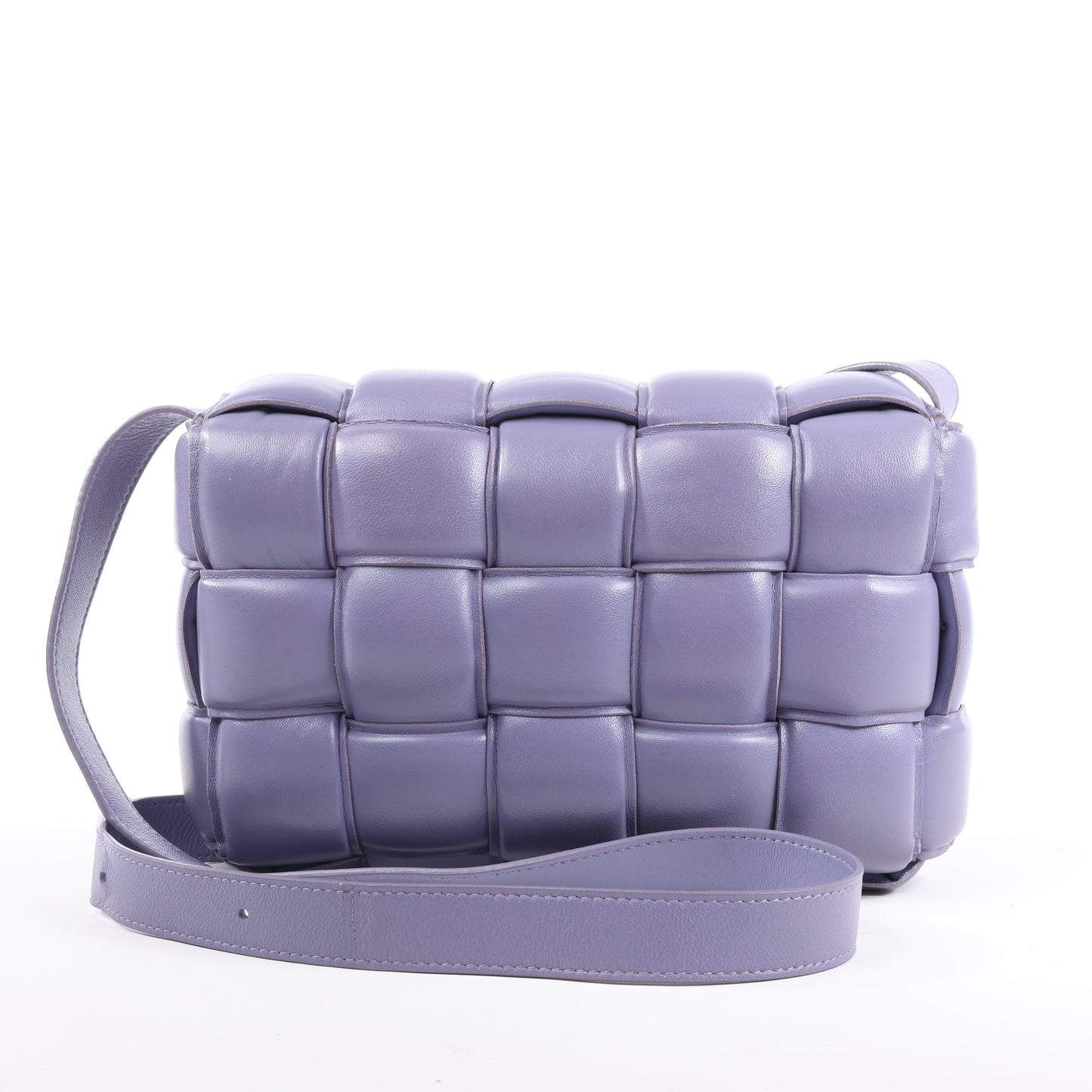 Bottega Veneta gepolsterte Kassetten-Maxi-Schultertasche aus Intrecciato-Leder in Lila