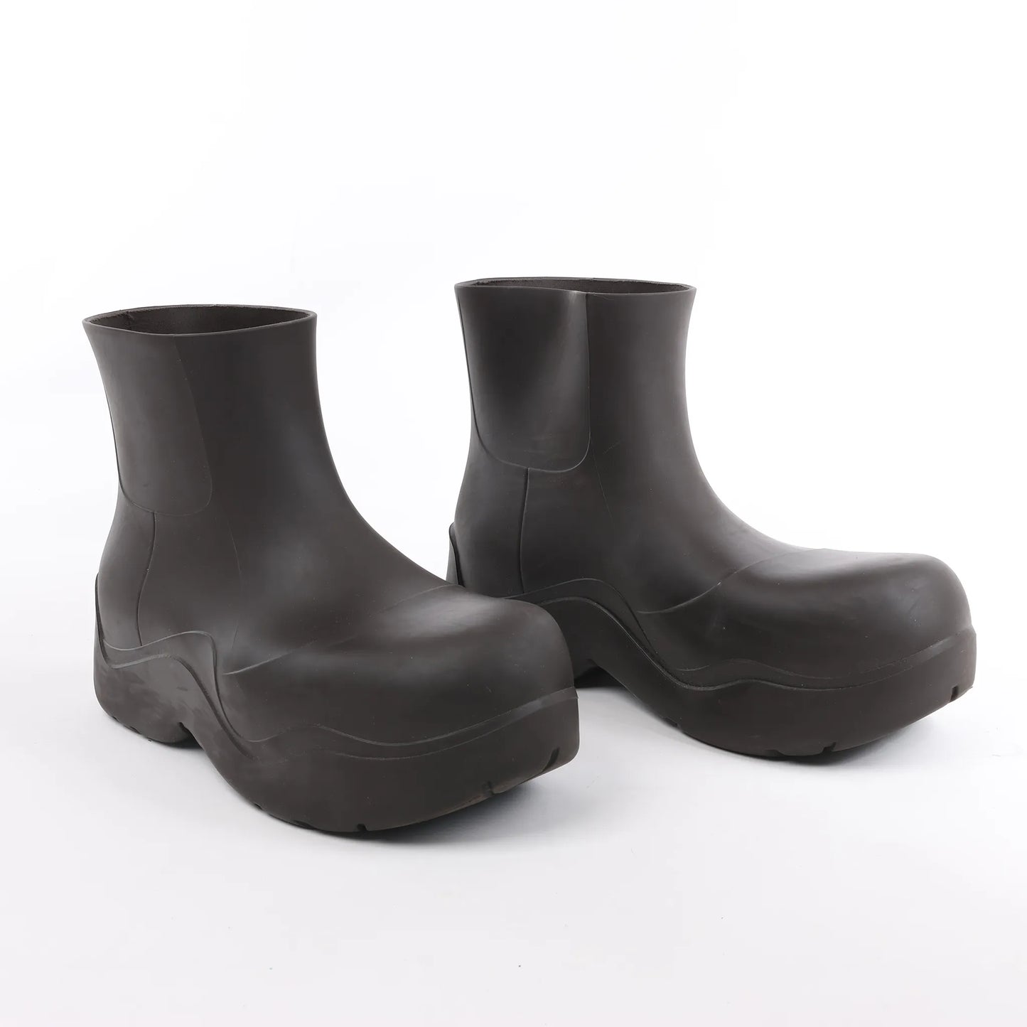 Bottega Veneta Paddles Rubber Rain Boots in Brown, Size 40 EU