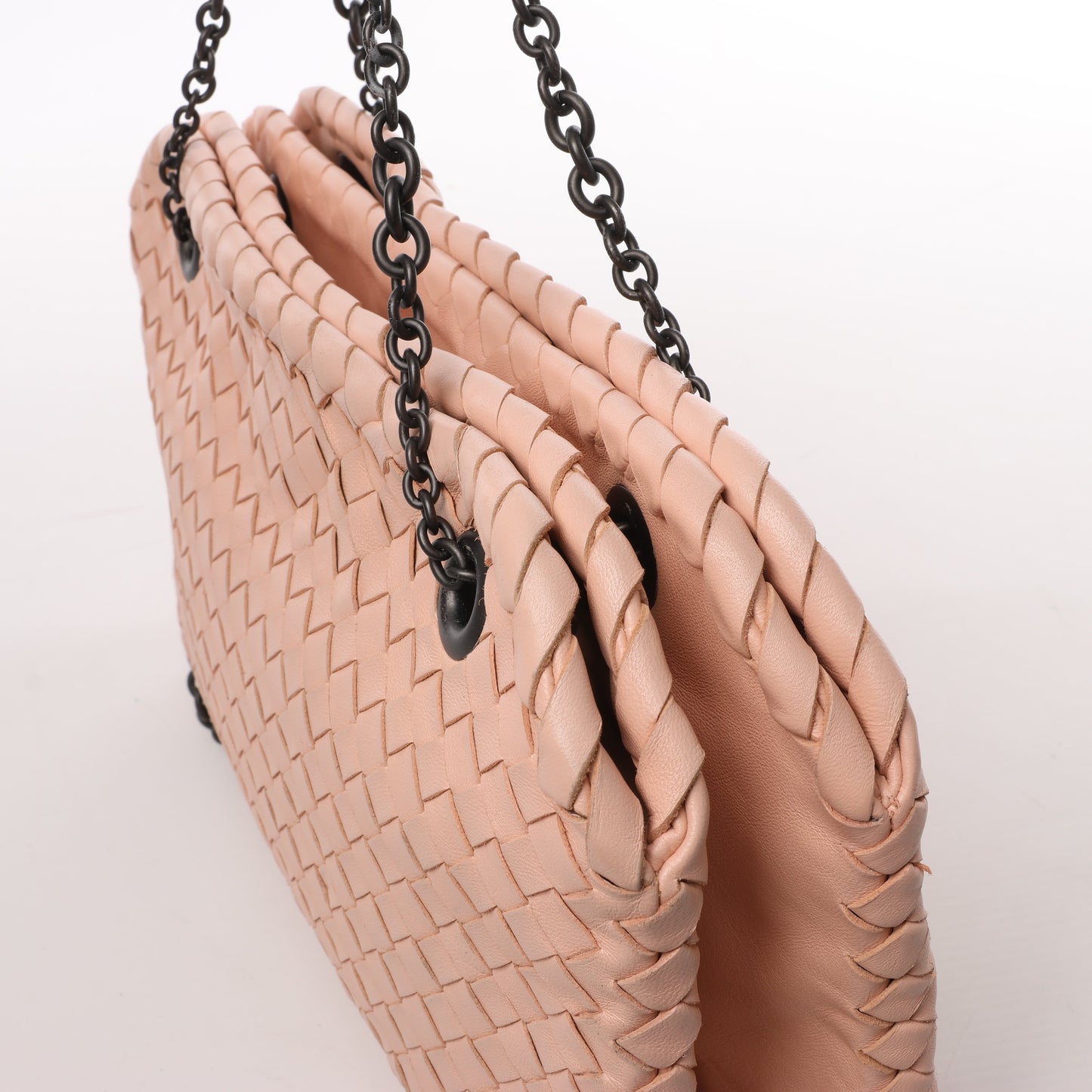 Bottega Veneta Intrecciato-Lederketten-Umhängetasche in Puderrosa
