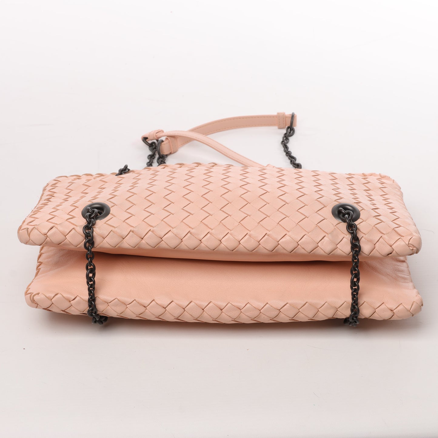 Bottega Veneta Intrecciato-Lederketten-Umhängetasche in Puderrosa