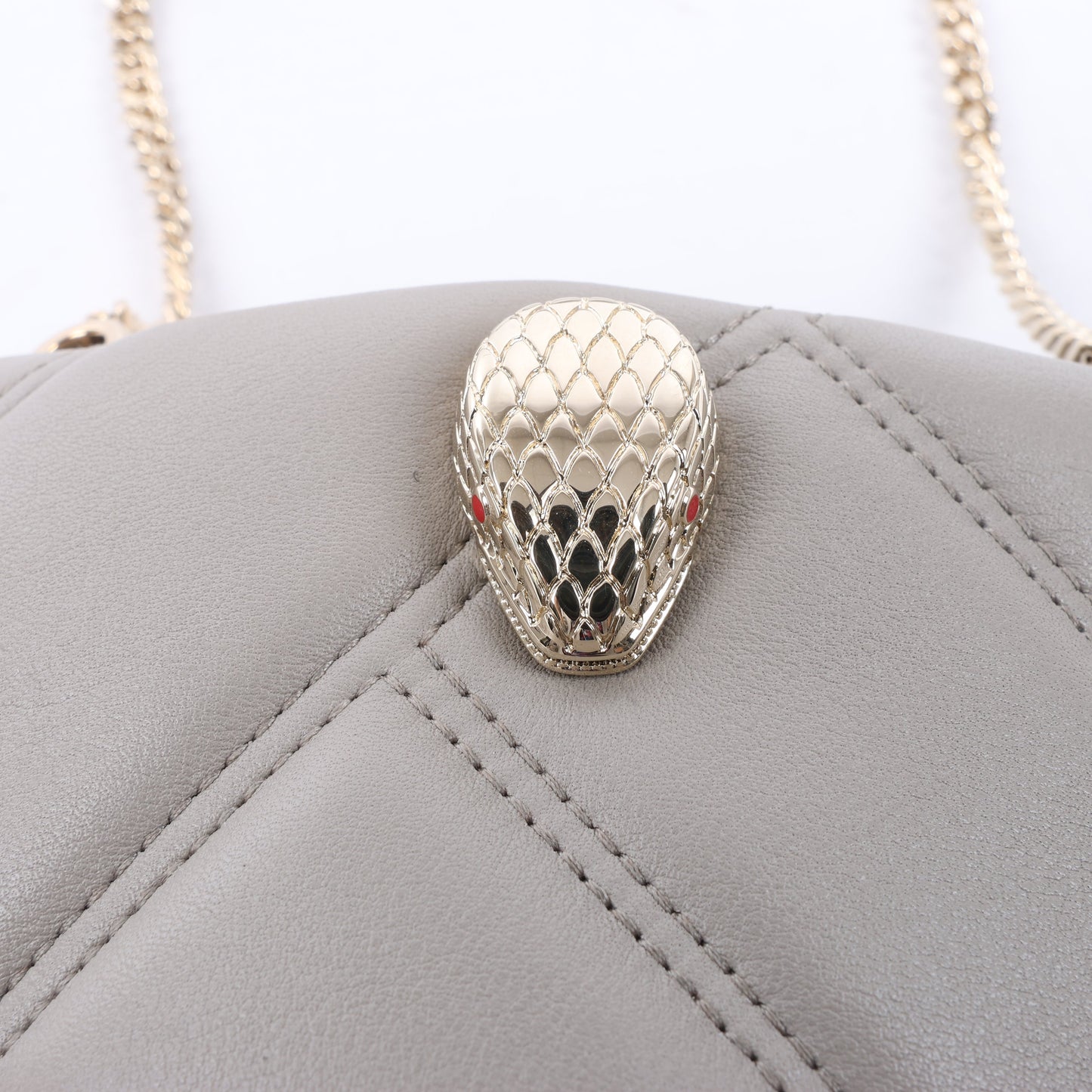 Sac bandoulière BVLGARI Serpenti Cabochon en cuir gris