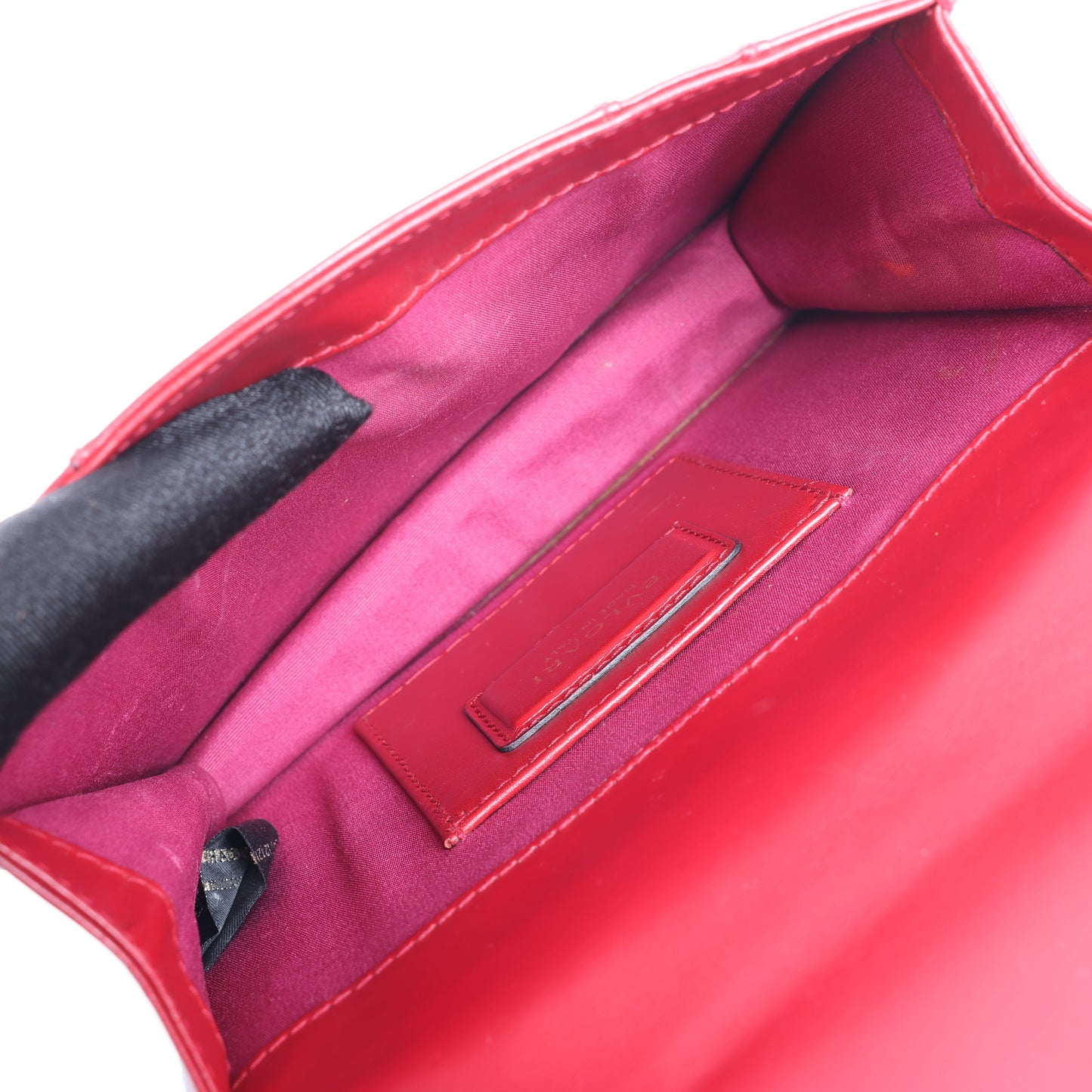 BVLGARI Serpenti Forever Schultertasche aus rotem Leder mit Kettenriemen