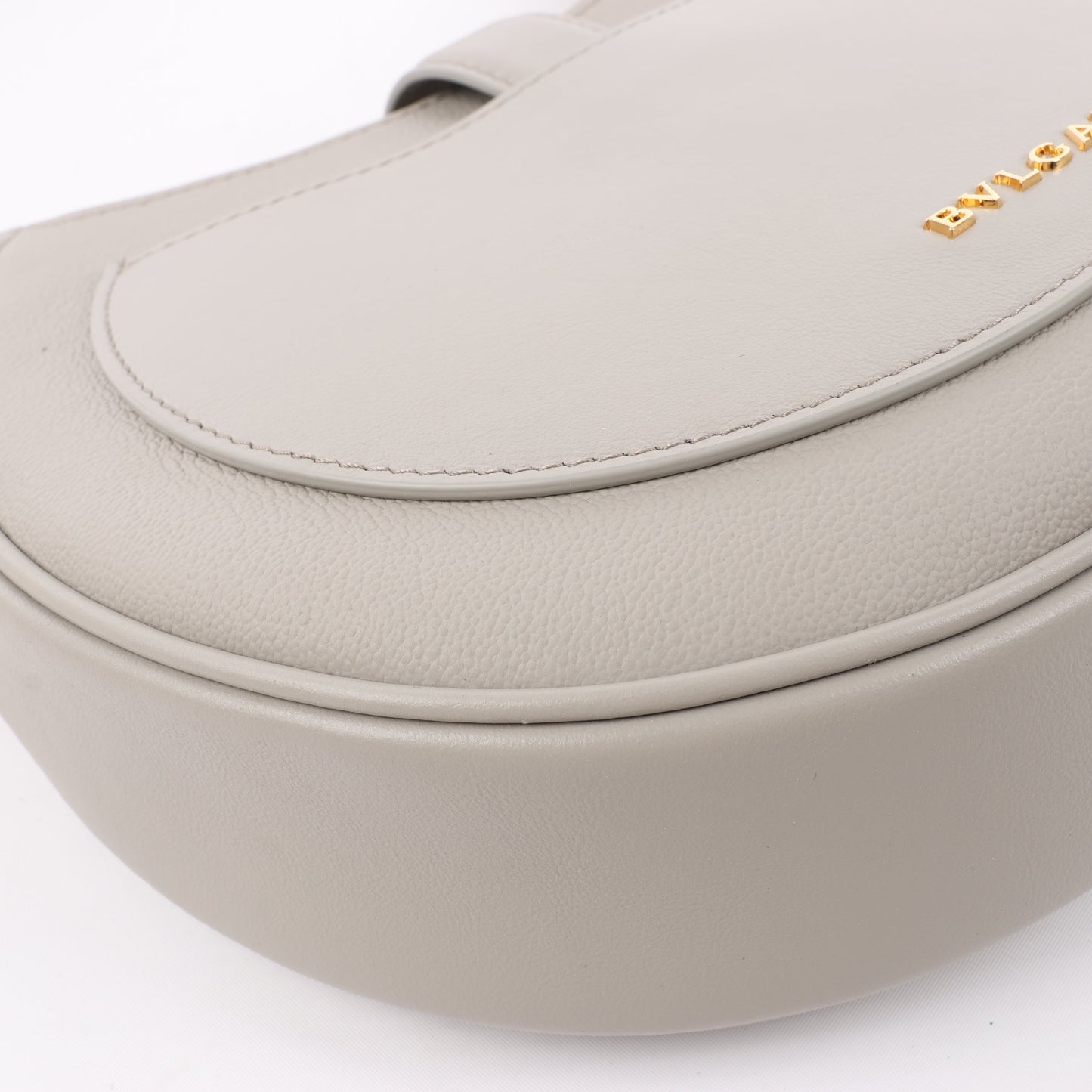 BVLGARI Serpenti-Schultertasche aus grauem Leder