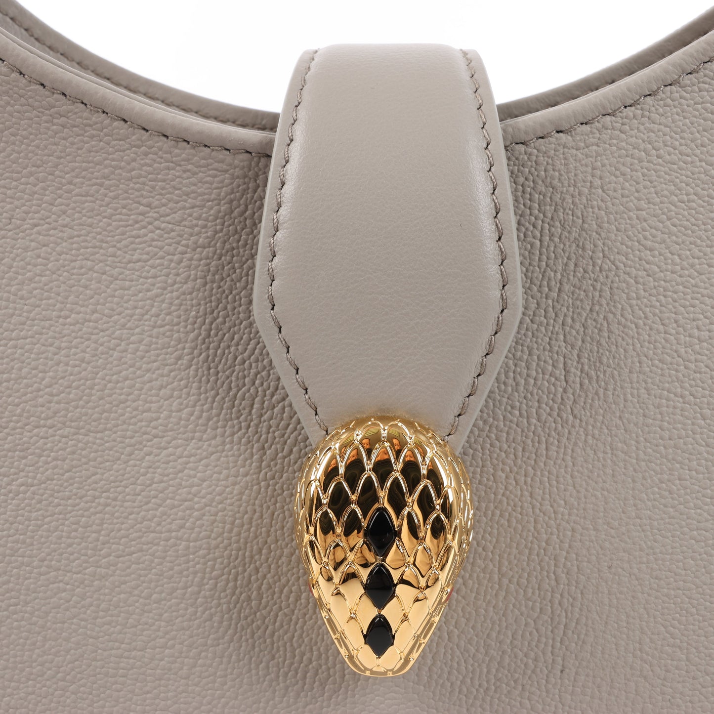 BVLGARI Serpenti-Schultertasche aus grauem Leder