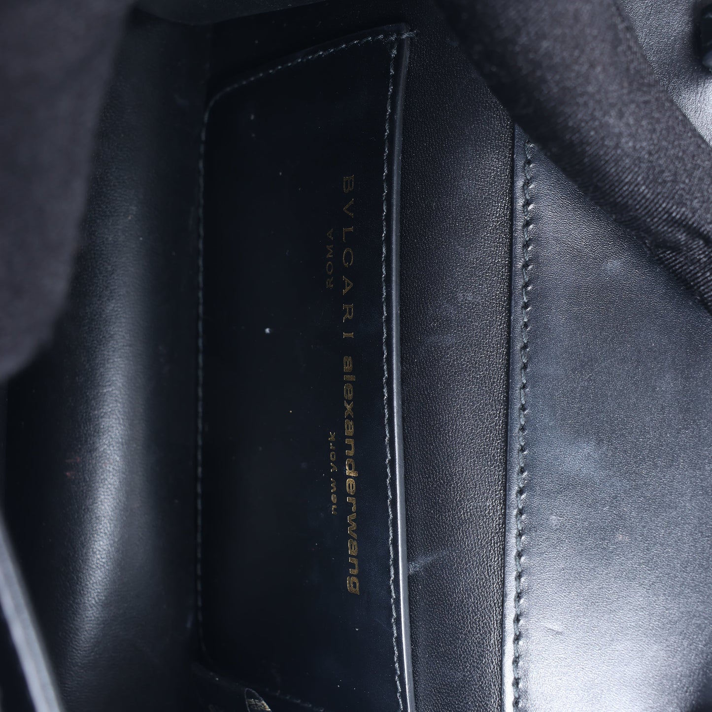 Sac à main en cuir Serpenti Bvlgari × Alexander Wang, noir
