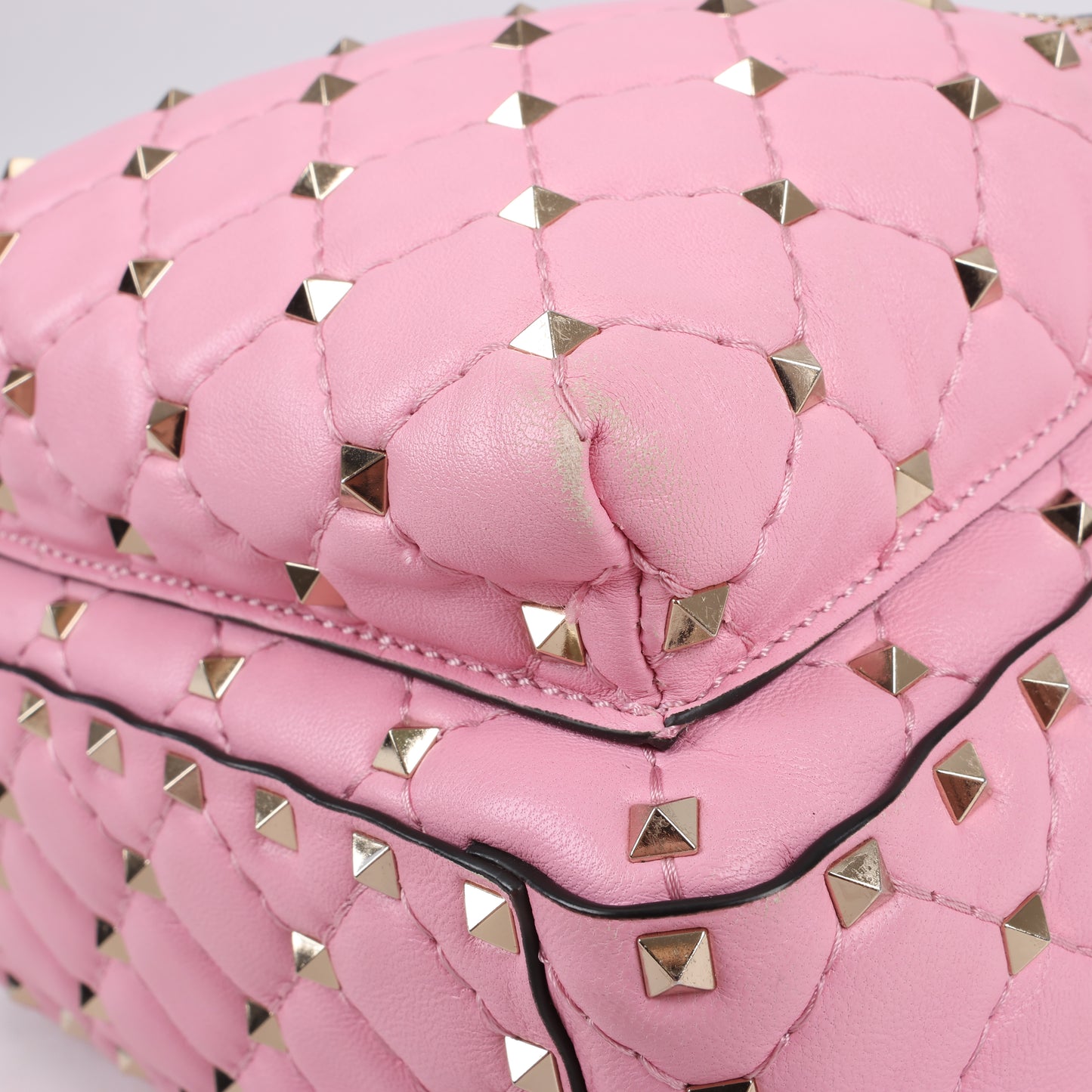 Valentino Garavani – Rockstud Spike – 2-Wege-Rucksack aus rosa Leder