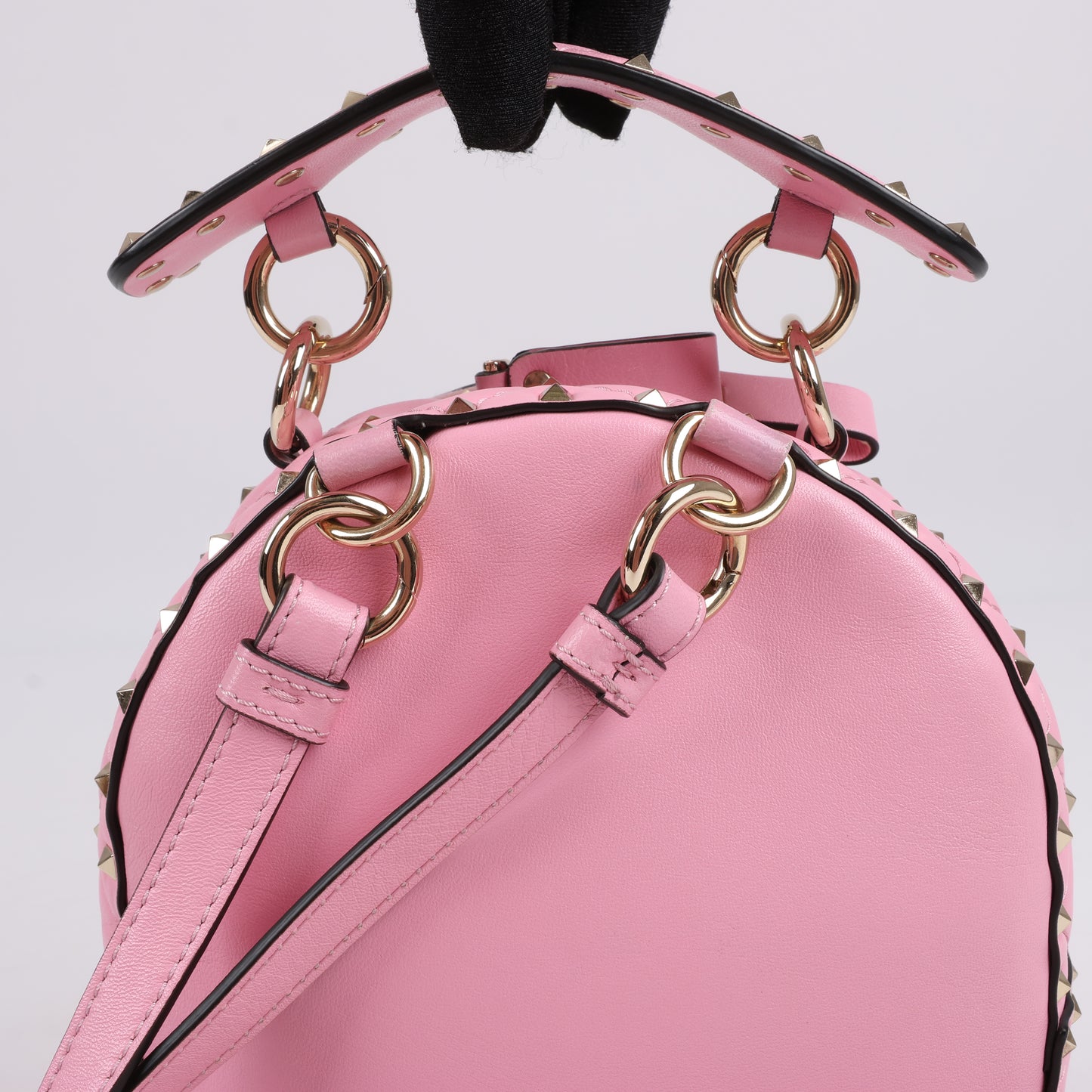 Valentino Garavani – Rockstud Spike – 2-Wege-Rucksack aus rosa Leder