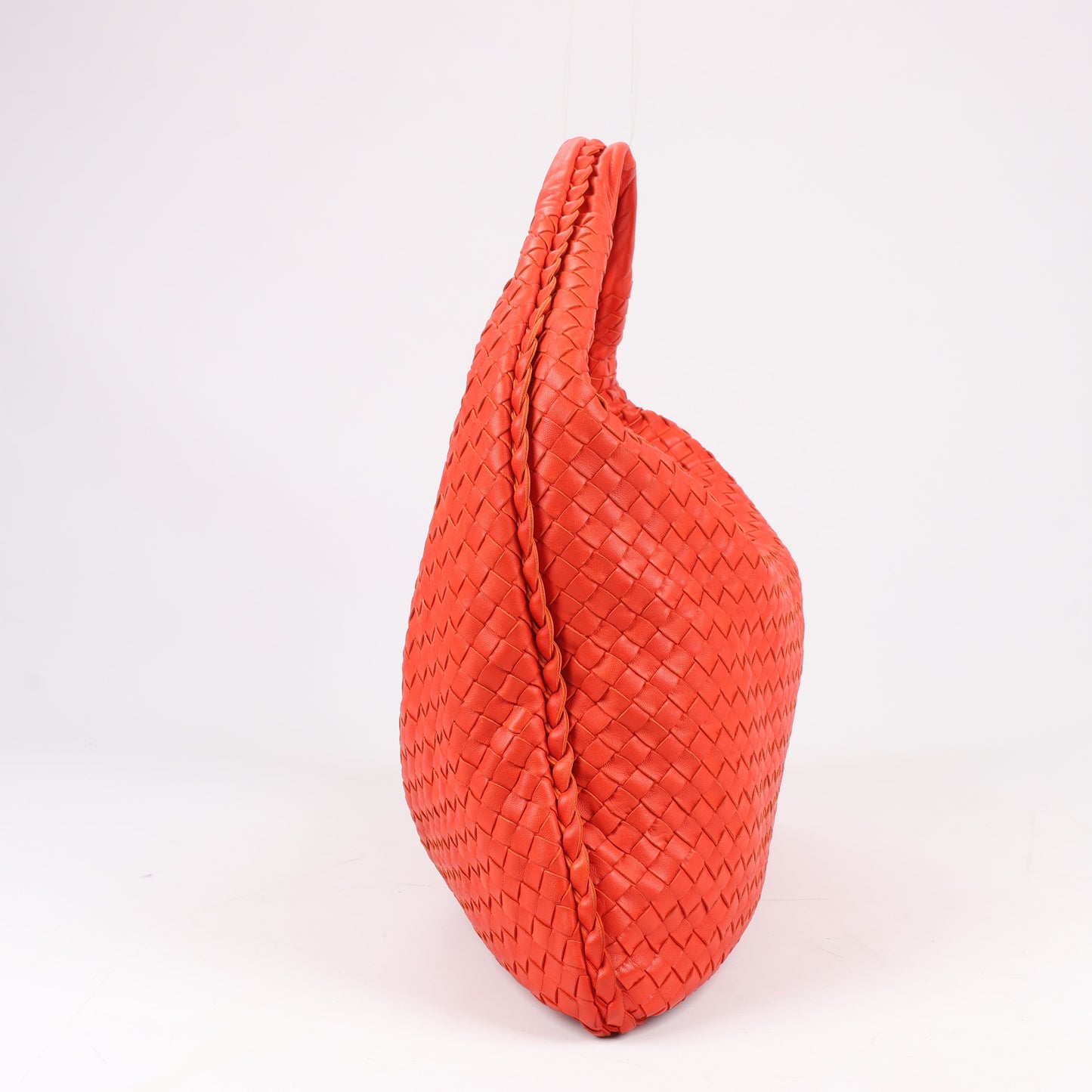 Bottega Veneta Intrecciato Hobo Leder Umhängetasche in Rot