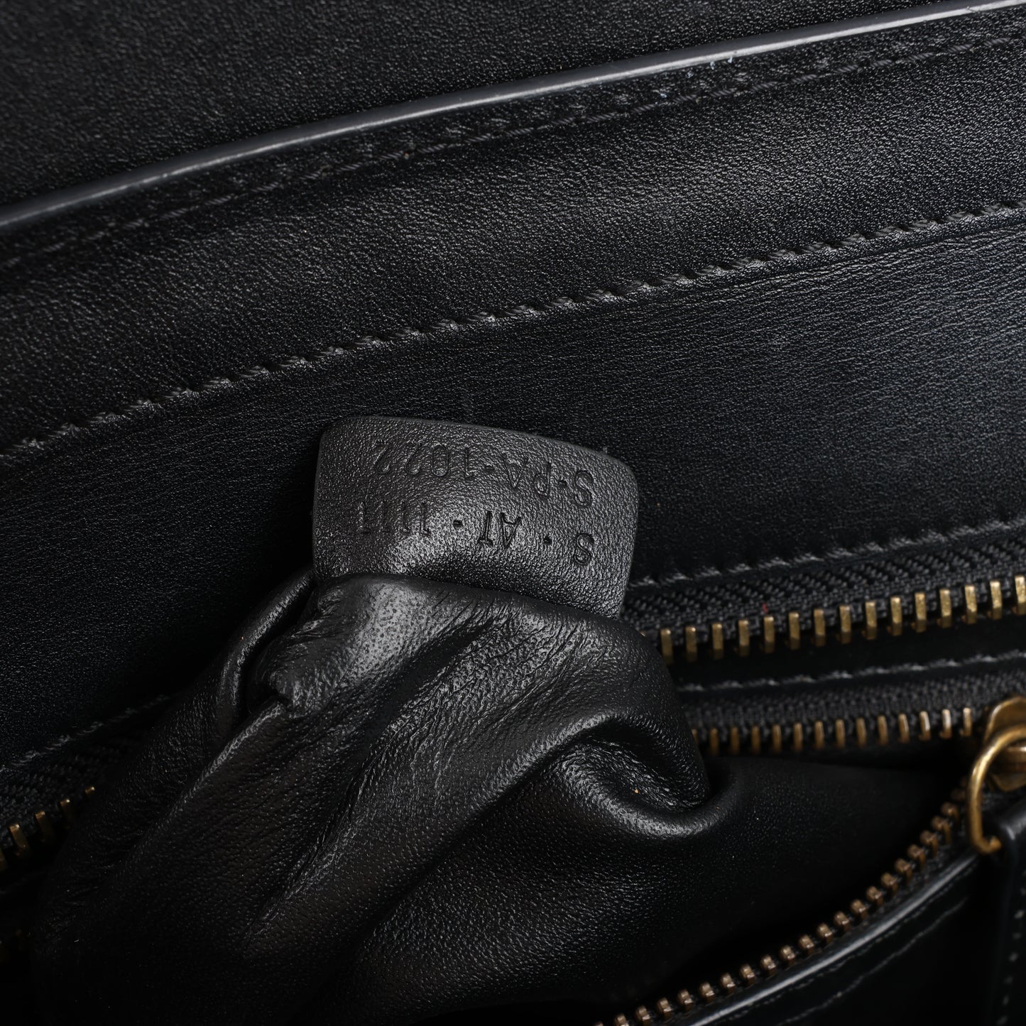CELINE Luggage Micro Lederhandtasche in Schwarz