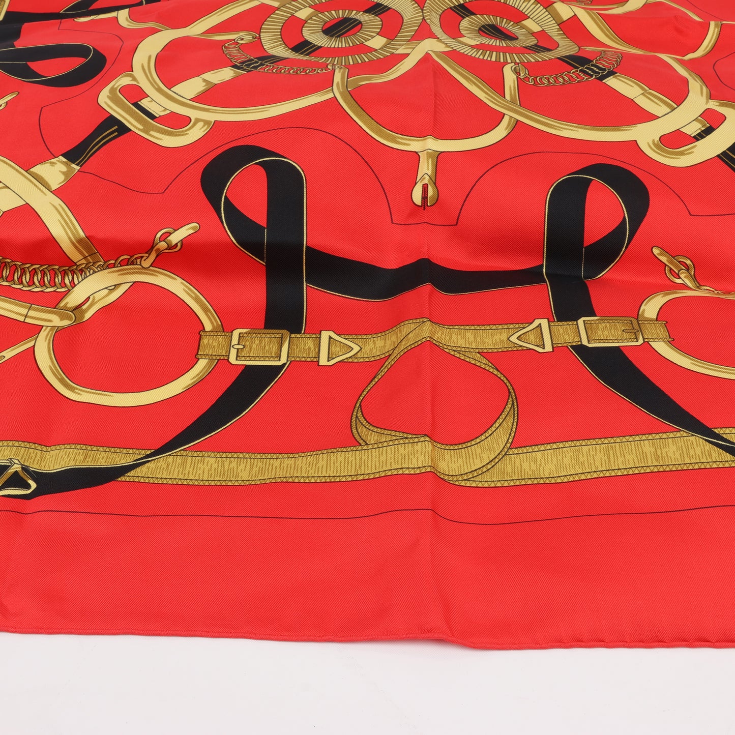 Hermès Carré 90 " Eperon d'or" 100% Silk Scarf in Red