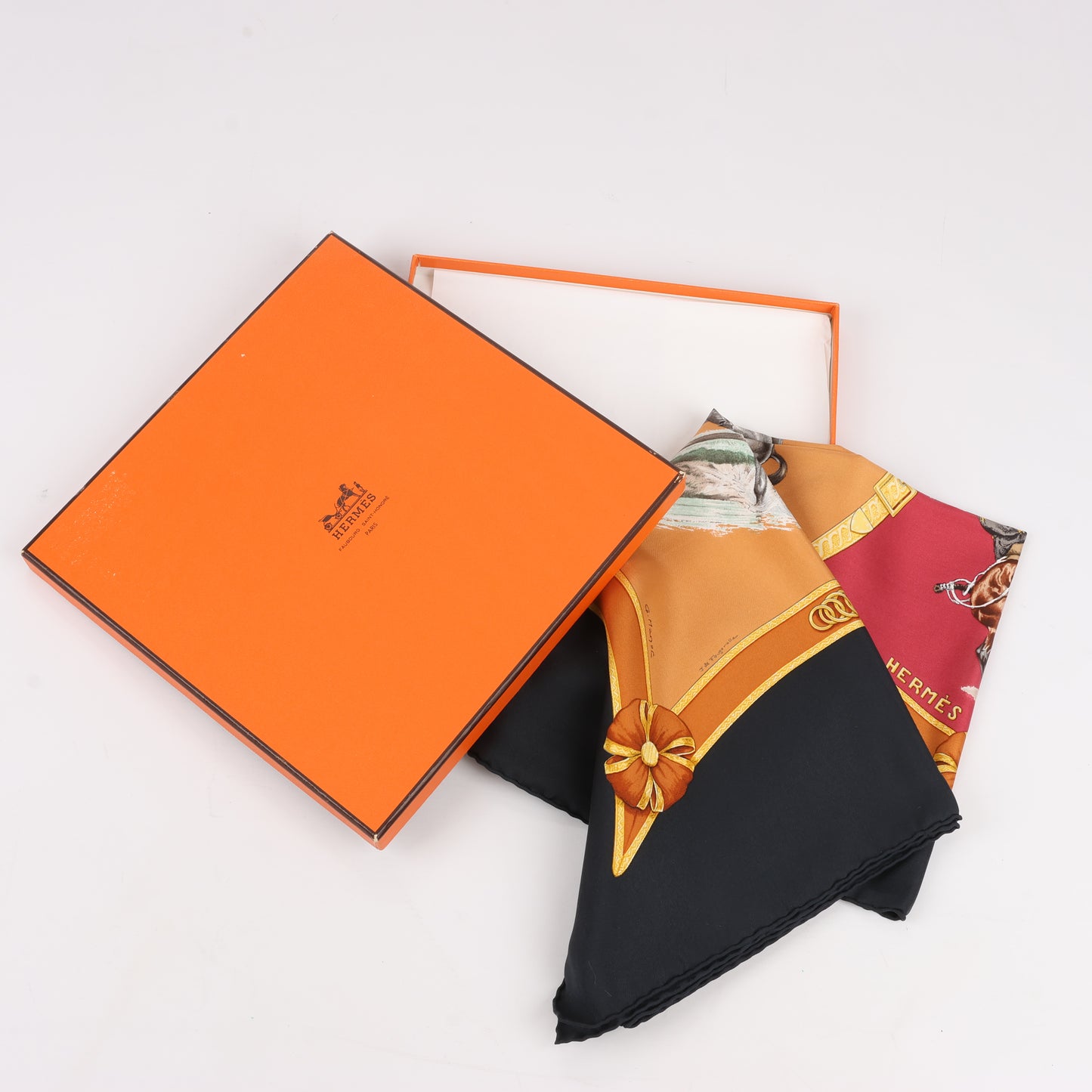 Hermès Carré 90 "ECOLE FRANCAISE D'EQUITATION" 100% Silk Scarf in Red x Black