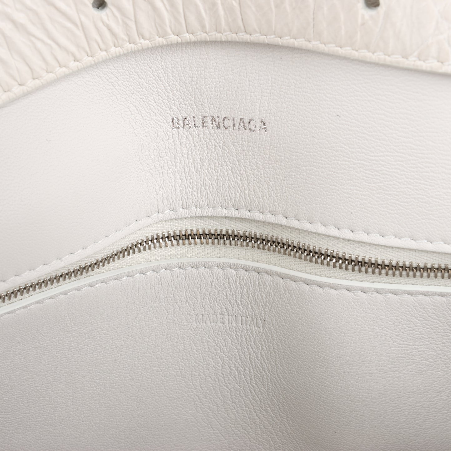 Balenciaga Hourglass Mock Croc Schultertasche in Weiß 671355