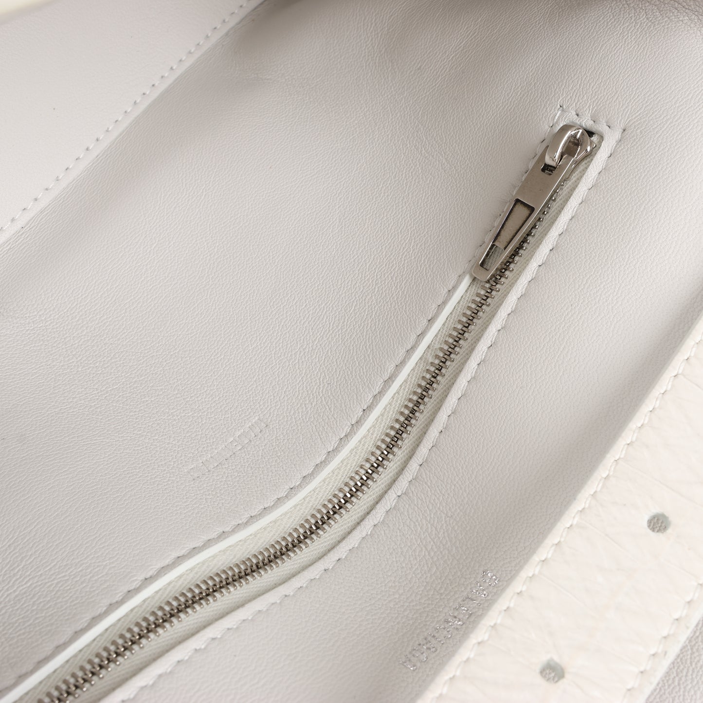 Balenciaga Hourglass Mock Croc Schultertasche in Weiß 671355