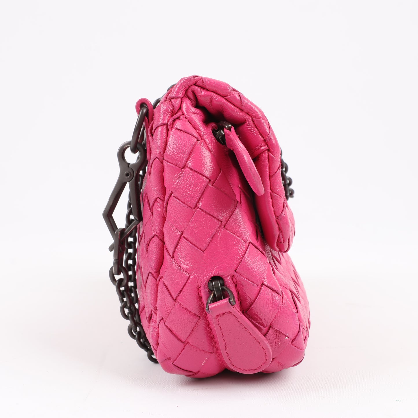 BOTTEGA VENETA – Schultertasche aus Intrecciato-Leder mit Kette in Pink