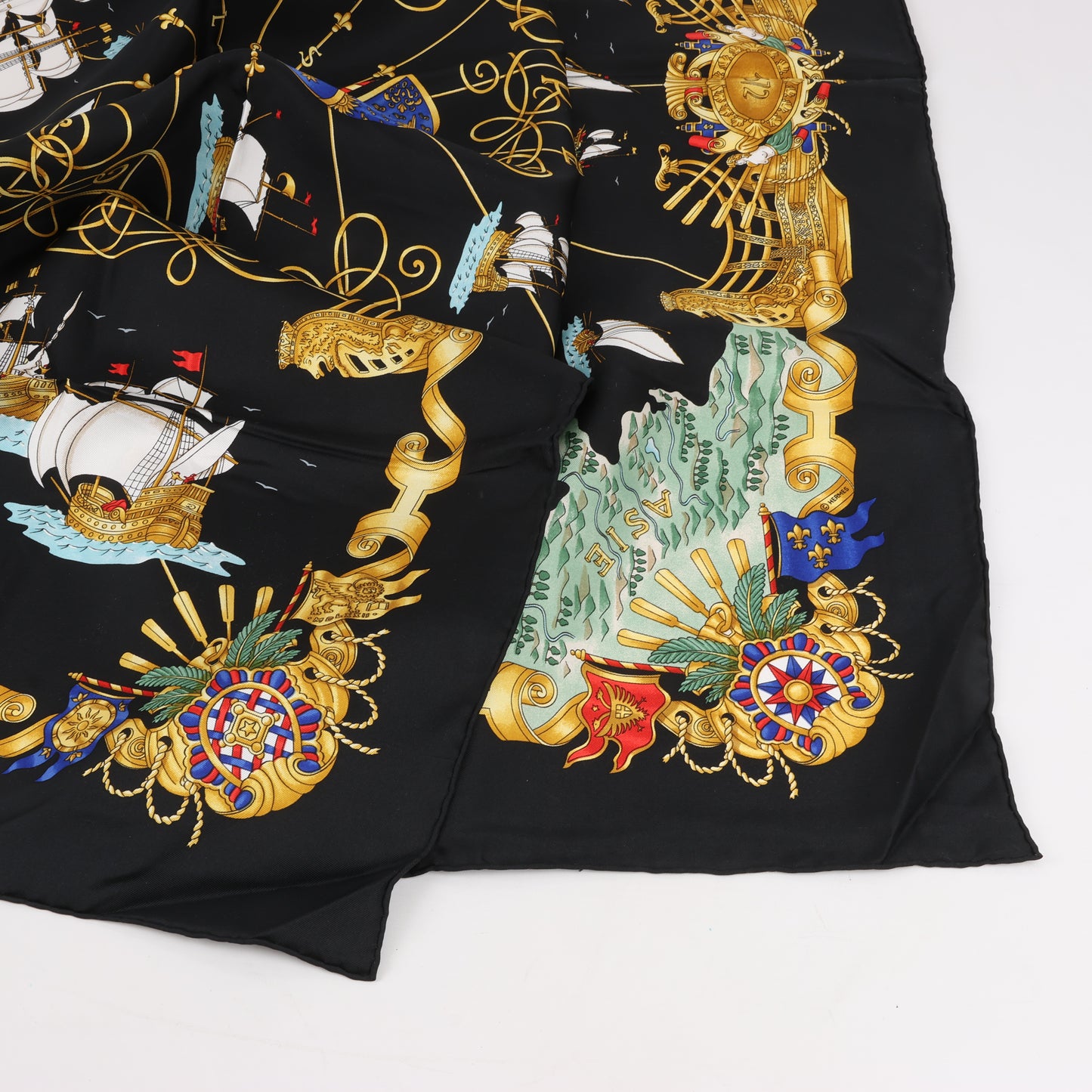 Hermès Carré 90 "VOILES DE LUMIERE" 100% Silk Scarf in Black