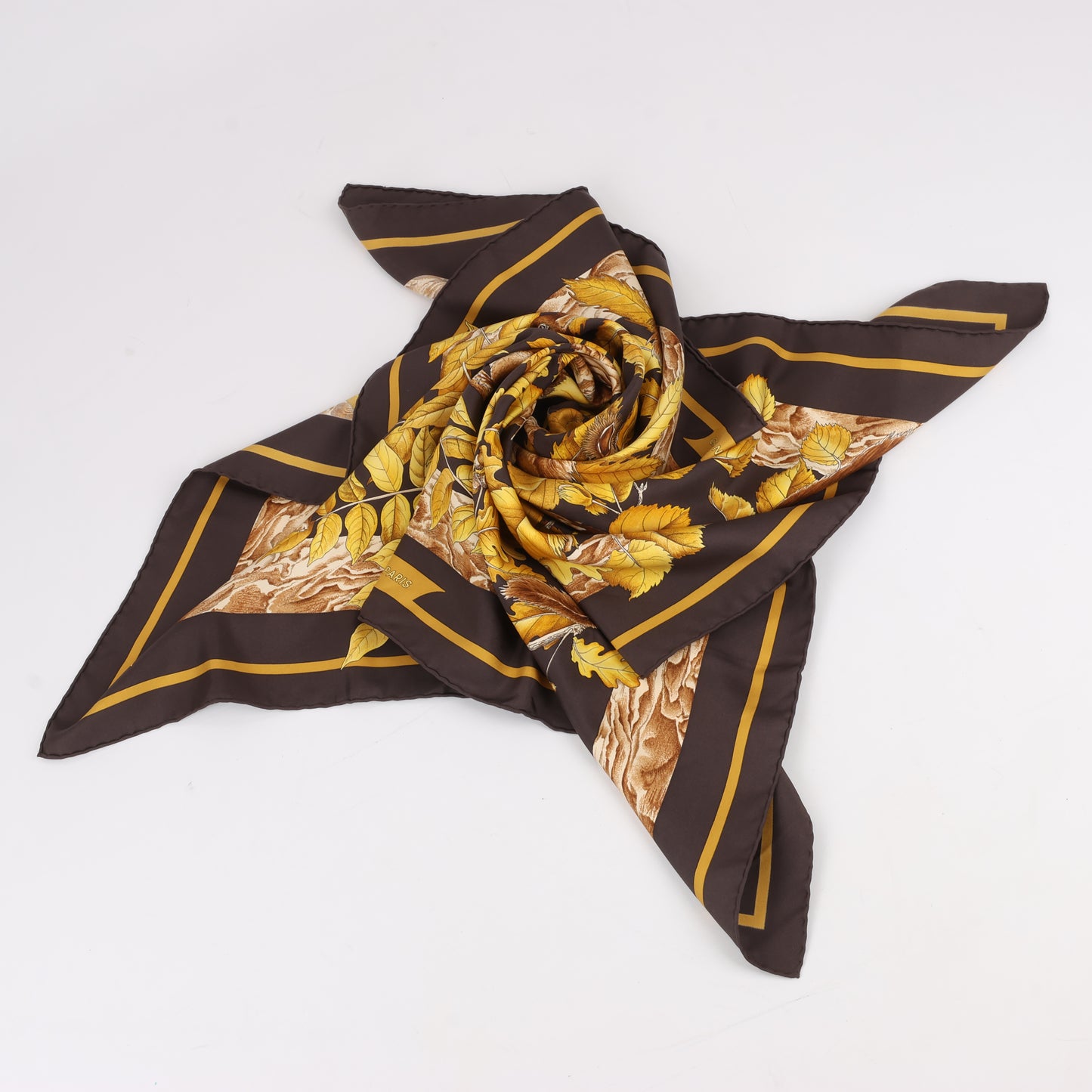 Hermès Carré 90 "CASSE NOISETTE" 100% Silk Scarf in Brown