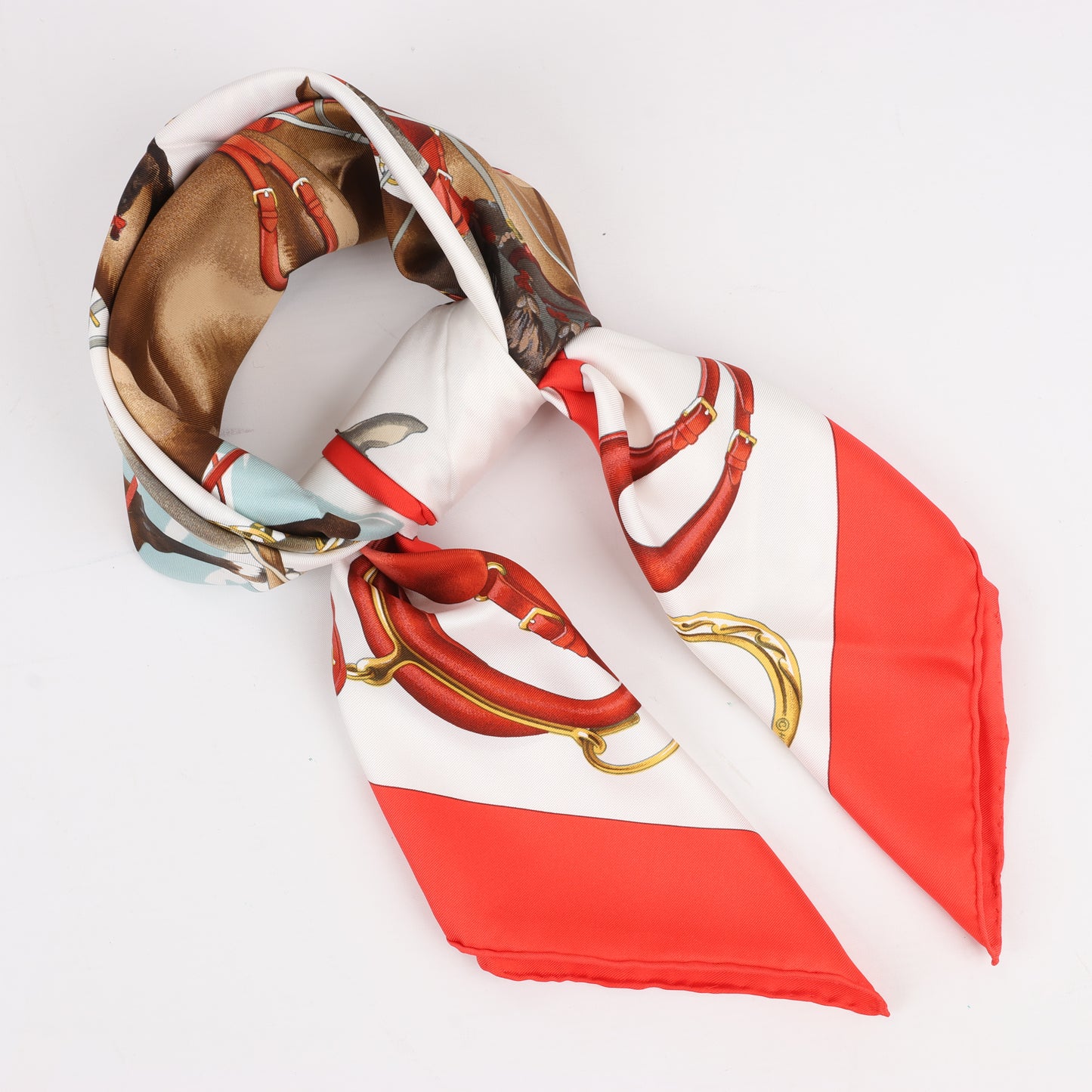Hermès Carré 90 "ATTELAGE EN ARBALETE" 100% Silk Scarf in Red