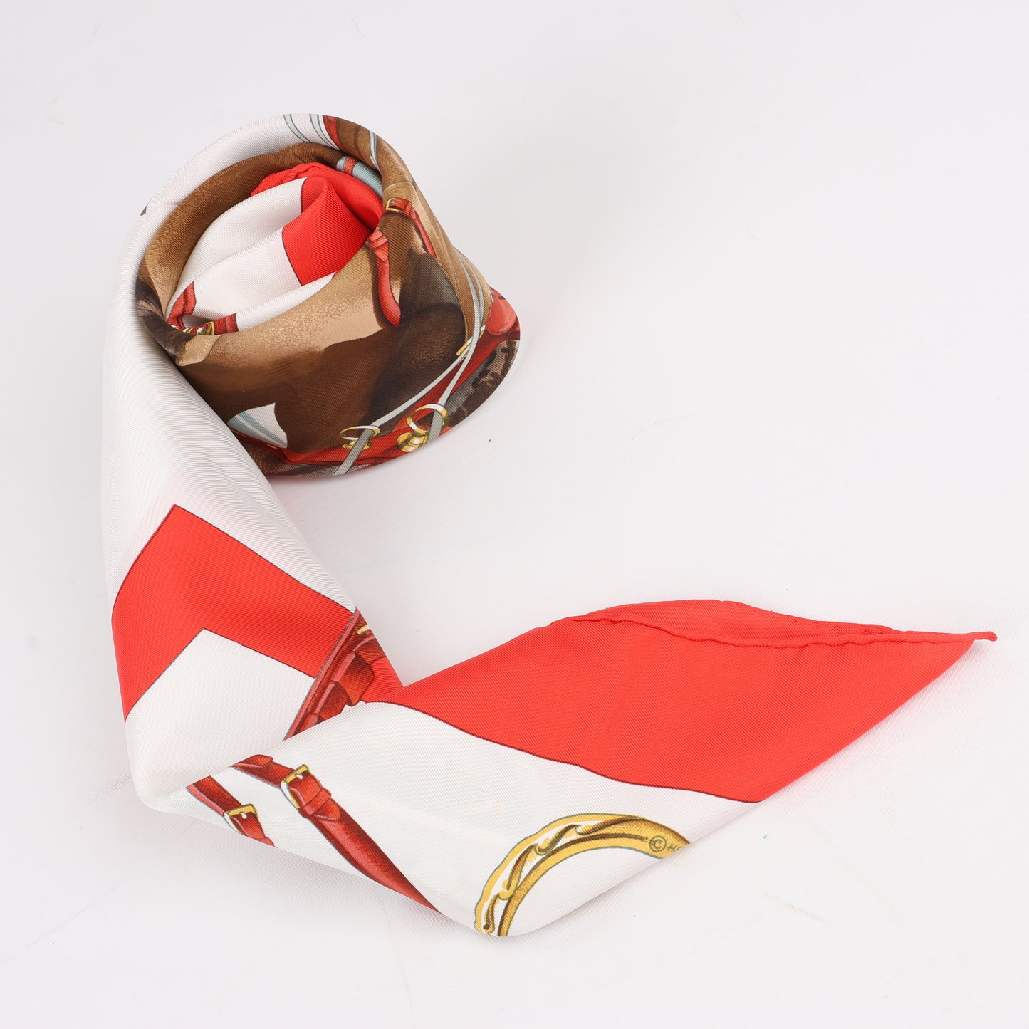 Hermès Carré 90 "ATTELAGE EN ARBALETE" 100% Silk Scarf in Red