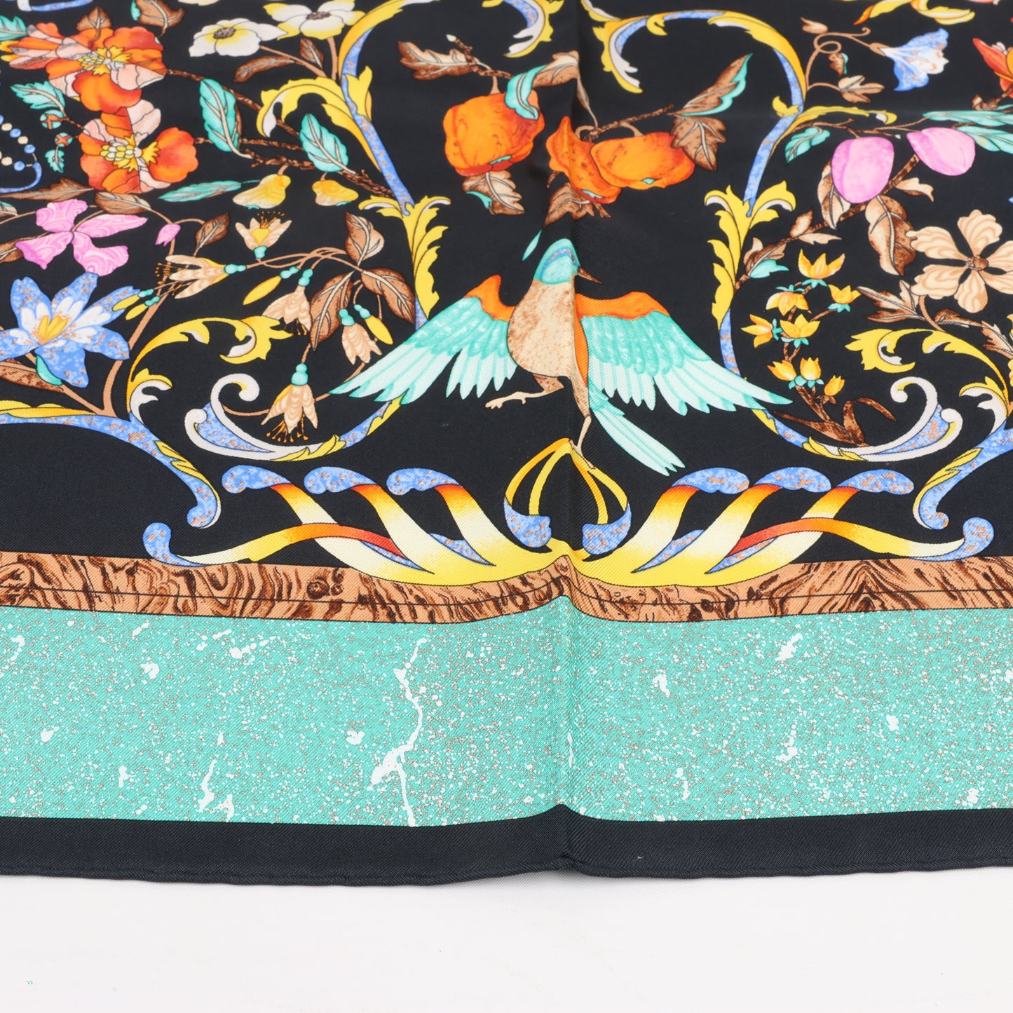 Hermès Carré 90 "PIERRES d' ORIENT et d' OCCIDENT" 100% Silk Scarf in Black x Green