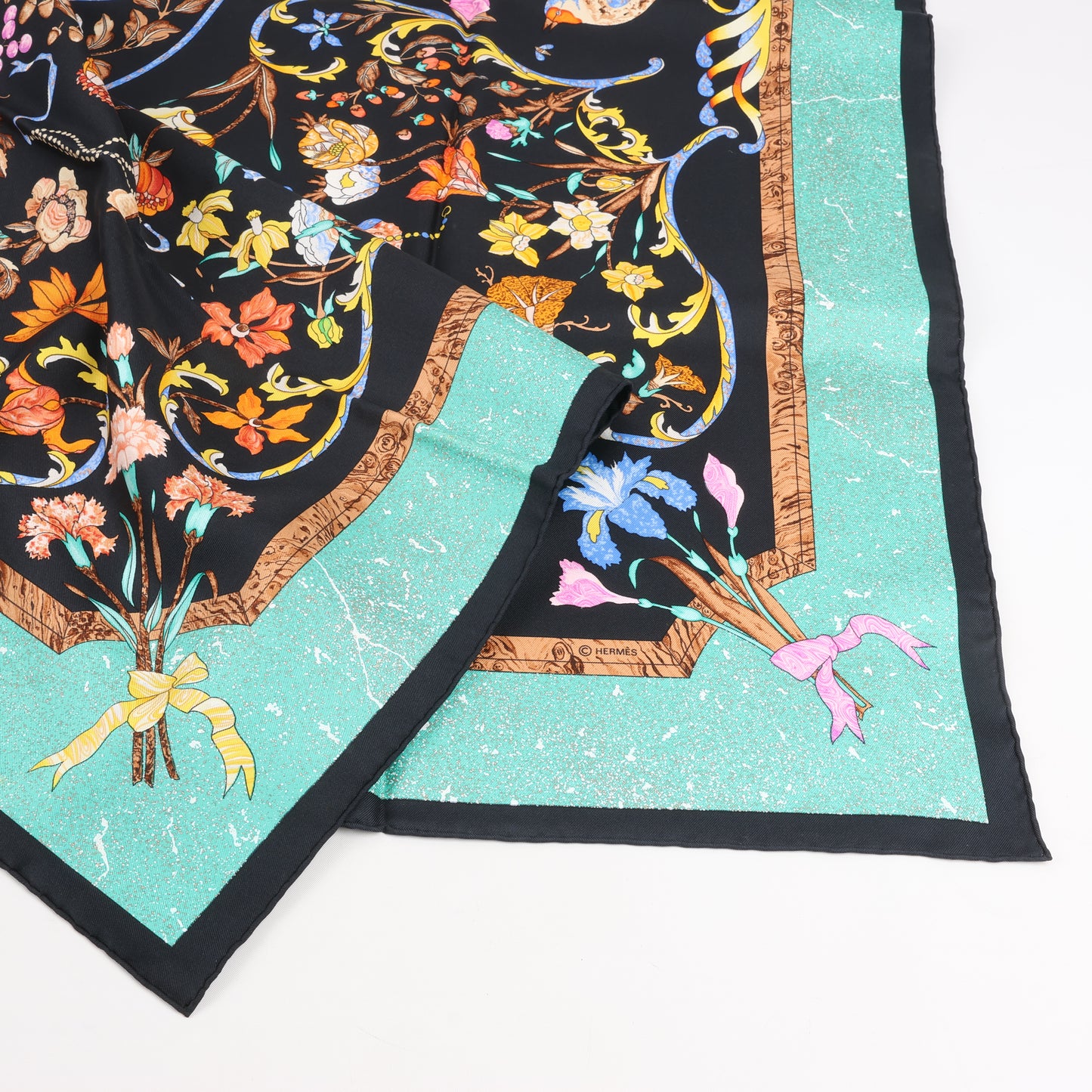 Hermès Carré 90 "PIERRES d' ORIENT et d' OCCIDENT" 100% Silk Scarf in Black x Green