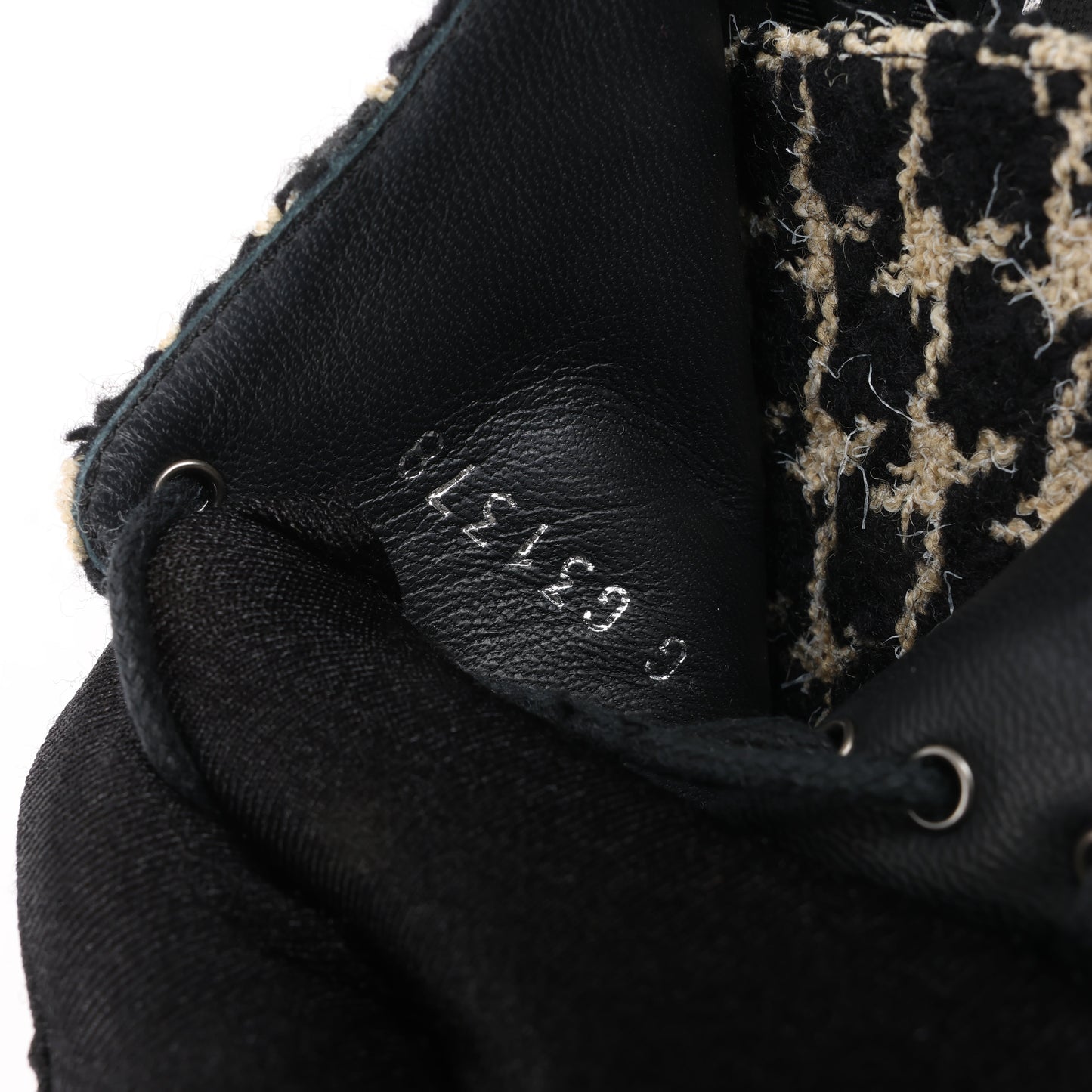 CHANEL Coco Tweed Felt Mark Leder x Stoff Stiefel G31378 in Schwarz x Beige, Größe 37 EU