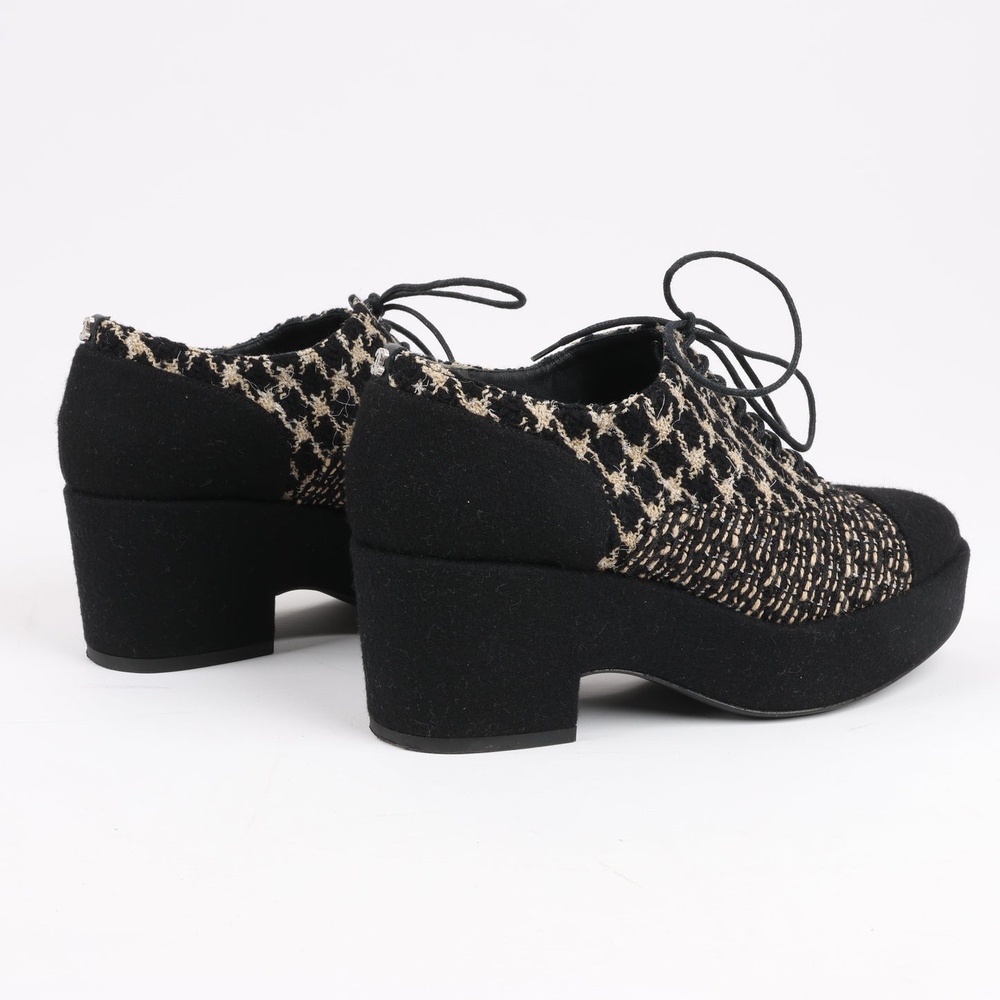 CHANEL Coco Tweed Felt Mark Leder x Stoff Stiefel G31378 in Schwarz x Beige, Größe 37 EU