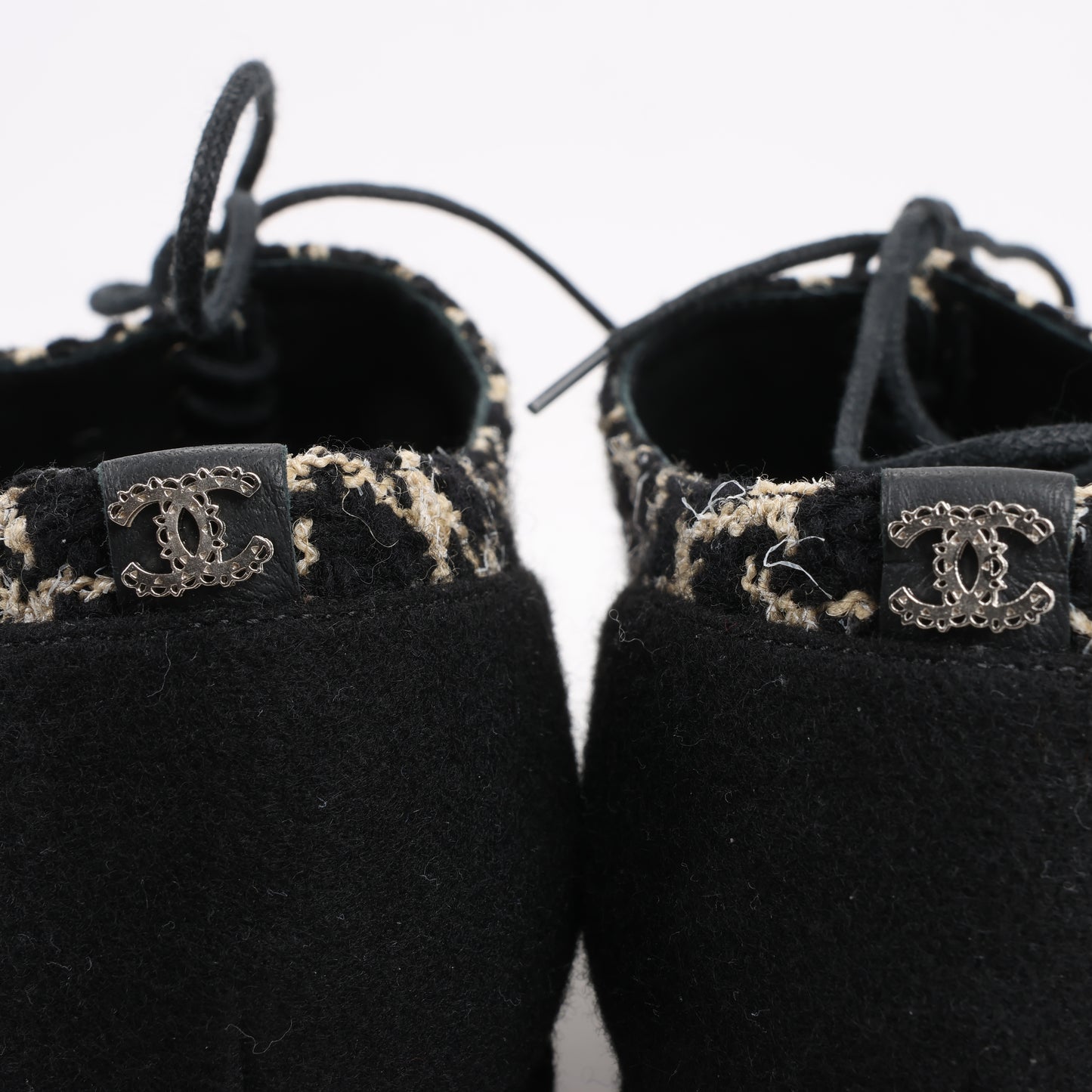 CHANEL Coco Tweed Felt Mark Leder x Stoff Stiefel G31378 in Schwarz x Beige, Größe 37 EU