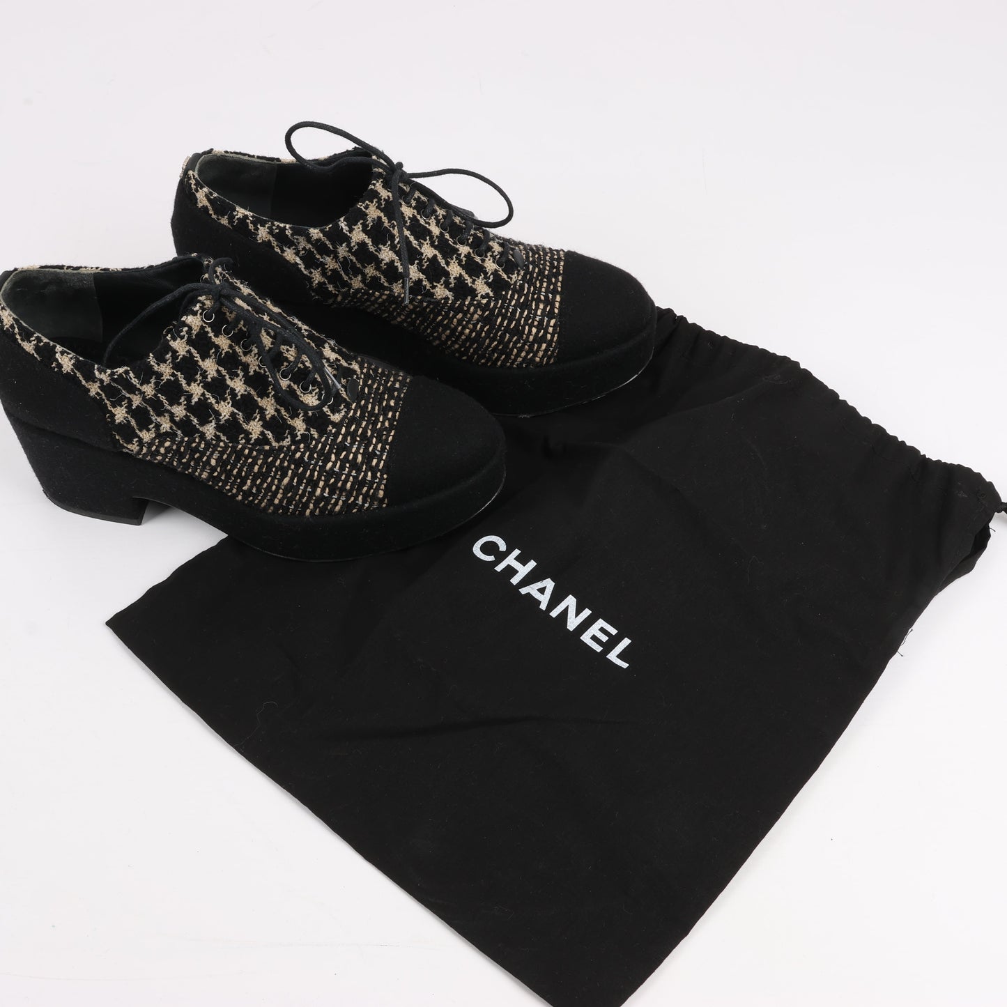 CHANEL Coco Tweed Felt Mark Leder x Stoff Stiefel G31378 in Schwarz x Beige, Größe 37 EU