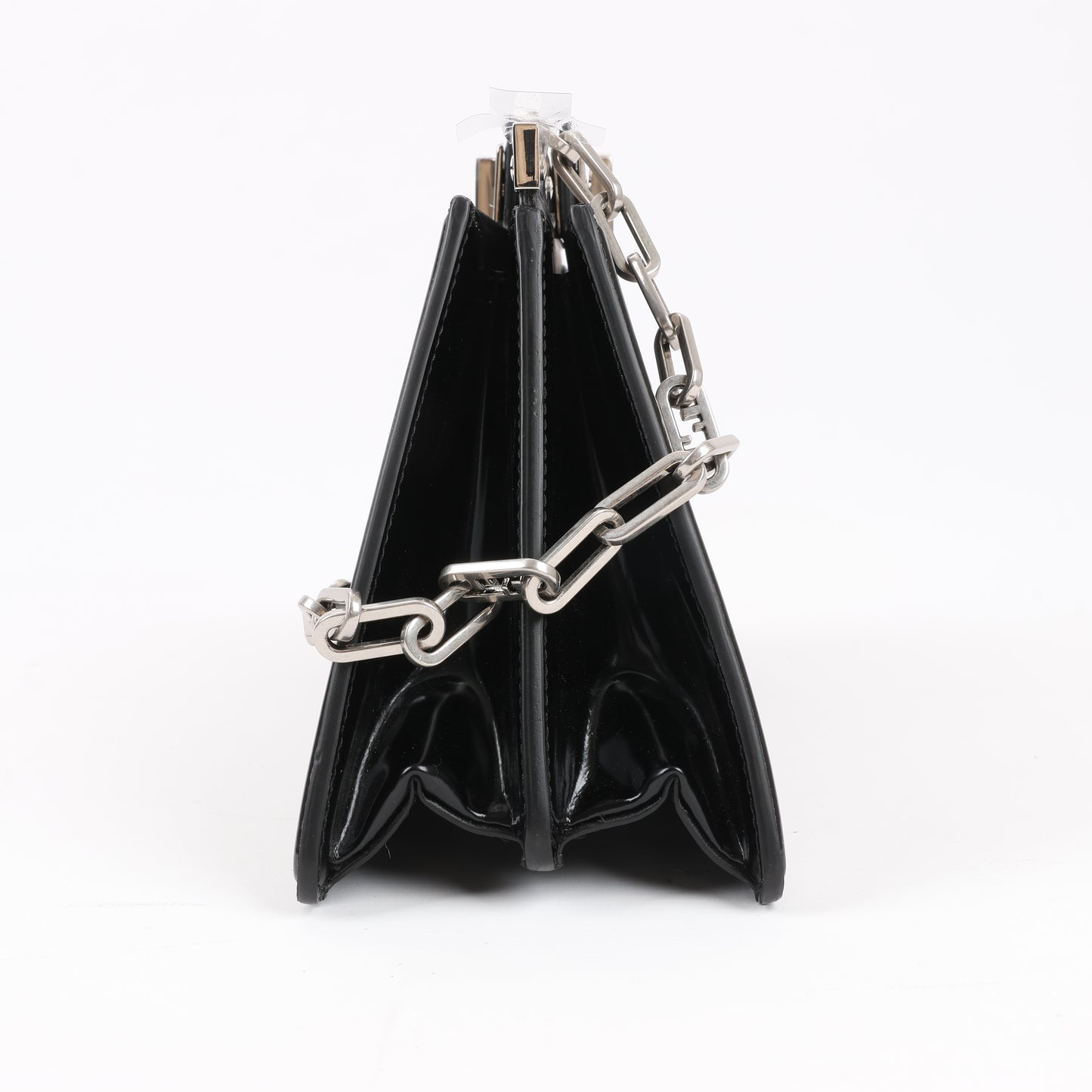Fendi Peekaboo Cuts Lackleder-Umhängetasche mit Kette in Schwarz 8BN340
