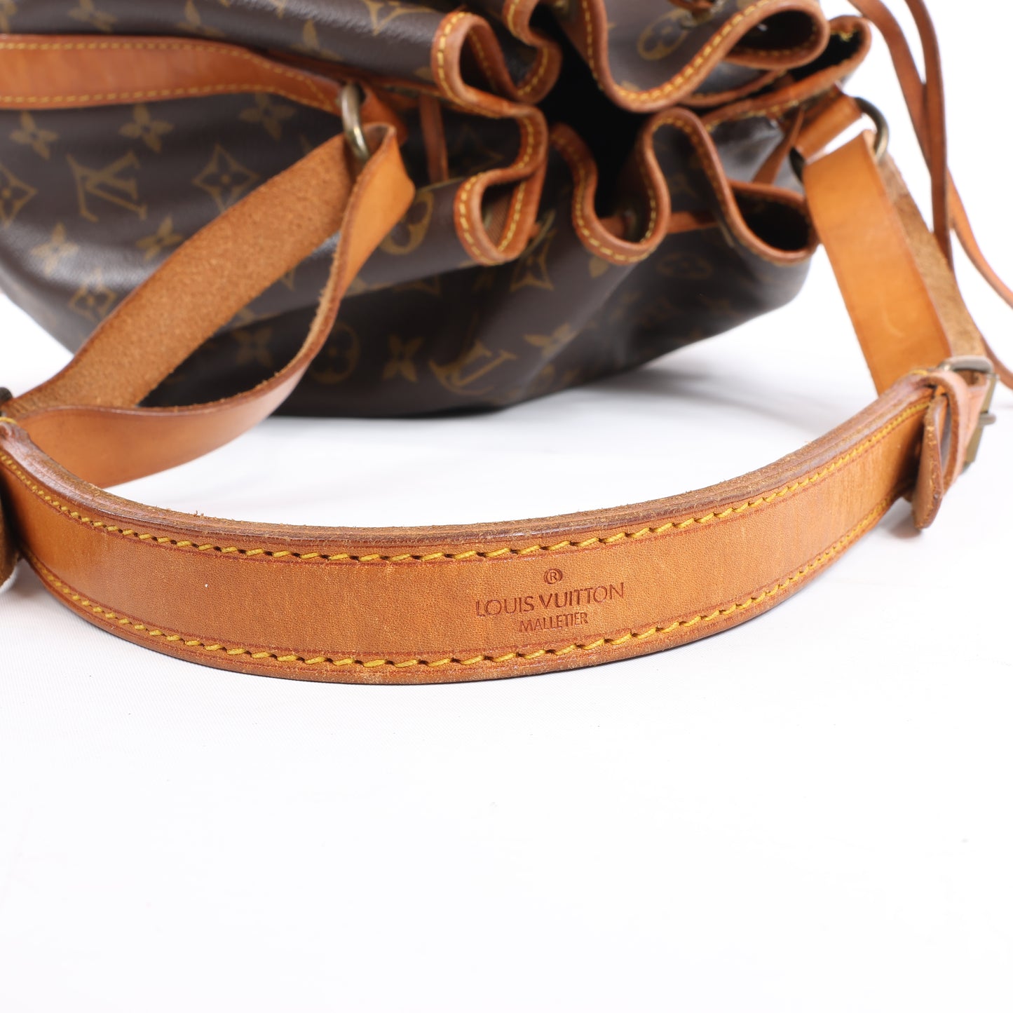 Louis Vuitton Monogram Canvas Noe Umhängetasche M42224