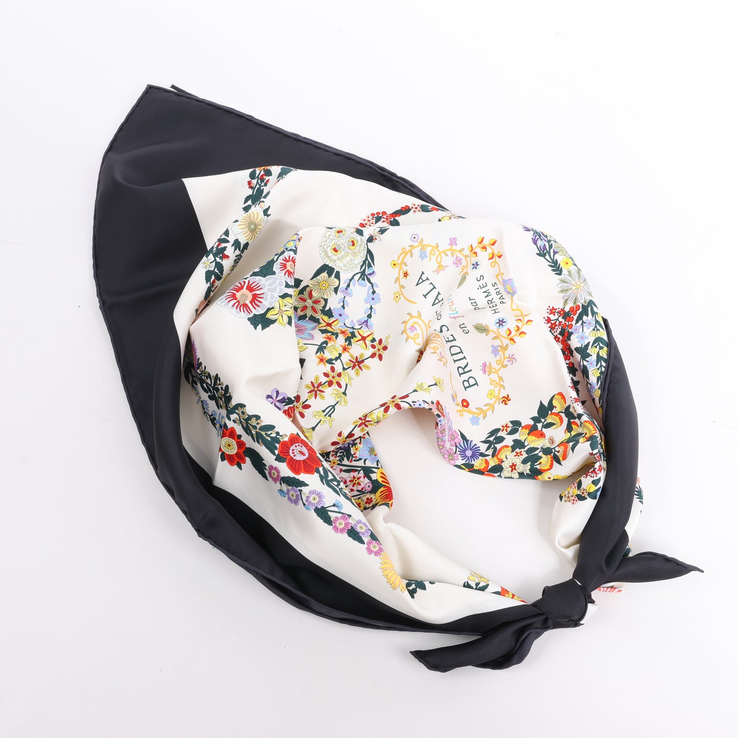 Hermès Carré 90 Seidenschal „BRIDES DE GALA EN FLEUR“.