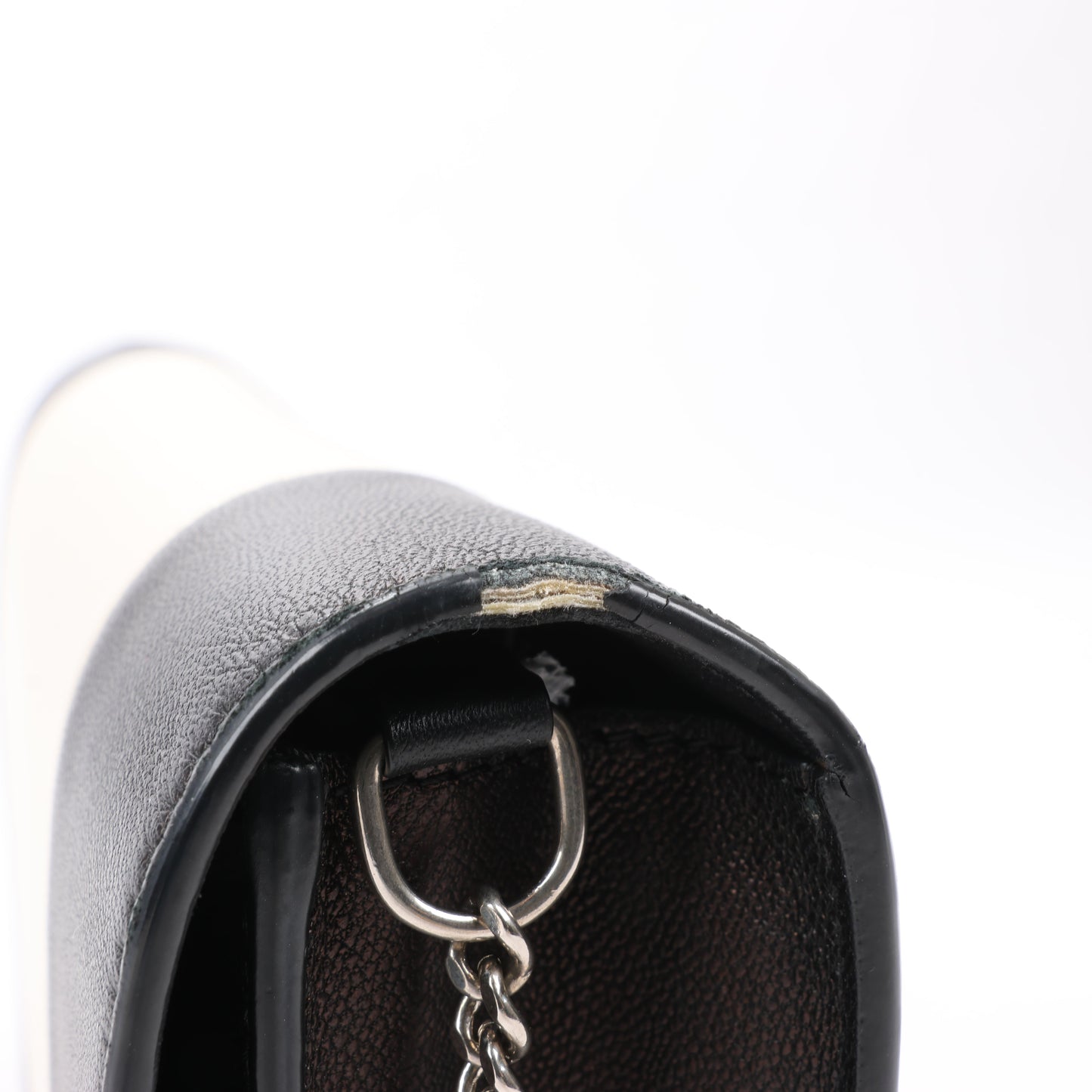 Celine Frame Abend-Schultertasche aus Leder mit Kette in Schwarz × Weiß