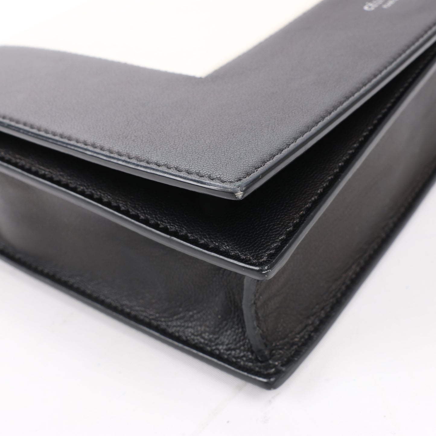 Celine Frame Abend-Schultertasche aus Leder mit Kette in Schwarz × Weiß