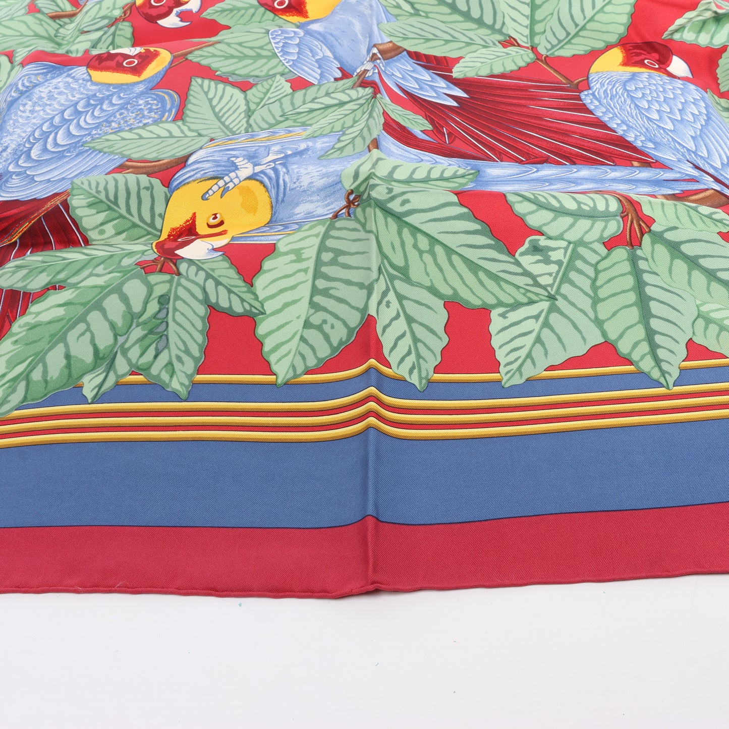Hermès Carré 90 Seidenschal „LES PERROQUETS“.