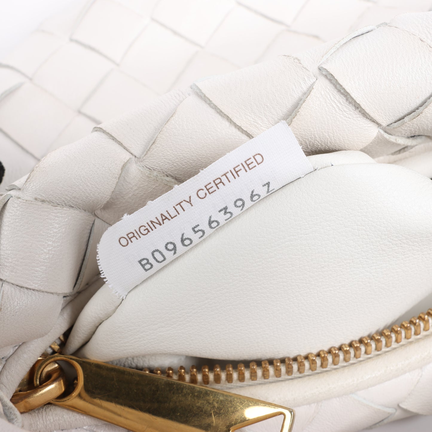 Bottega Veneta Intrecciato Mini Jodie Lederhandtasche in Weiß
