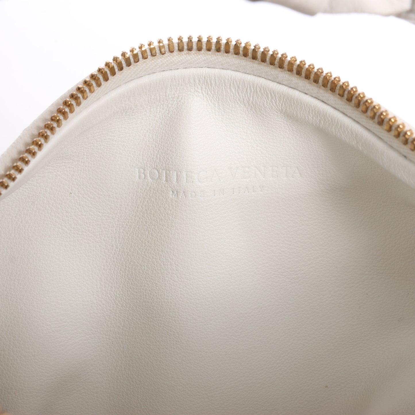 Bottega Veneta Intrecciato Mini Jodie Lederhandtasche in Weiß