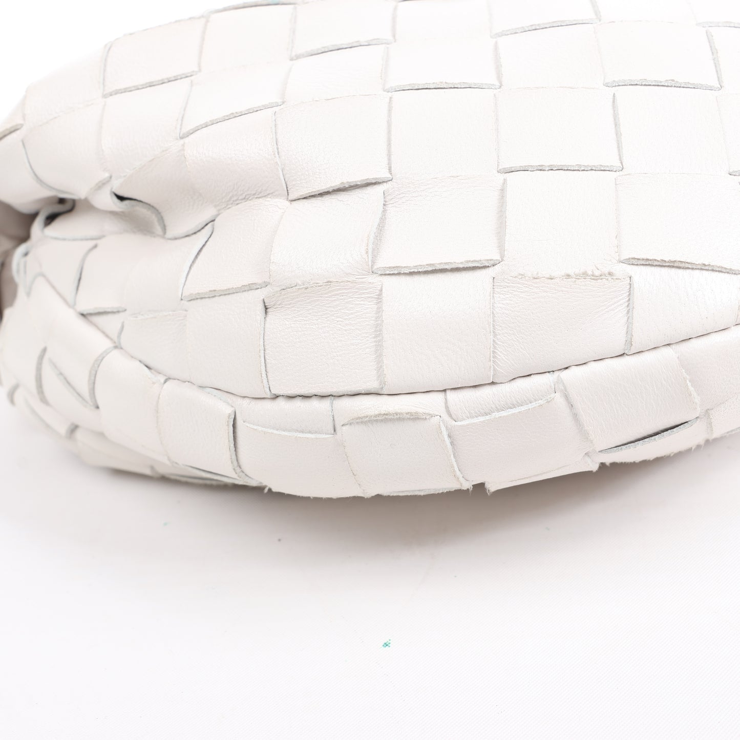 Bottega Veneta Intrecciato Mini Jodie Lederhandtasche in Weiß