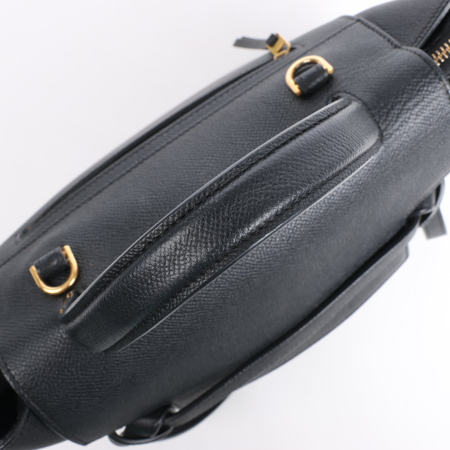 CELINE Gürteltasche aus genarbtem Kalbsleder, Micro 2Way Handtasche in Schwarz